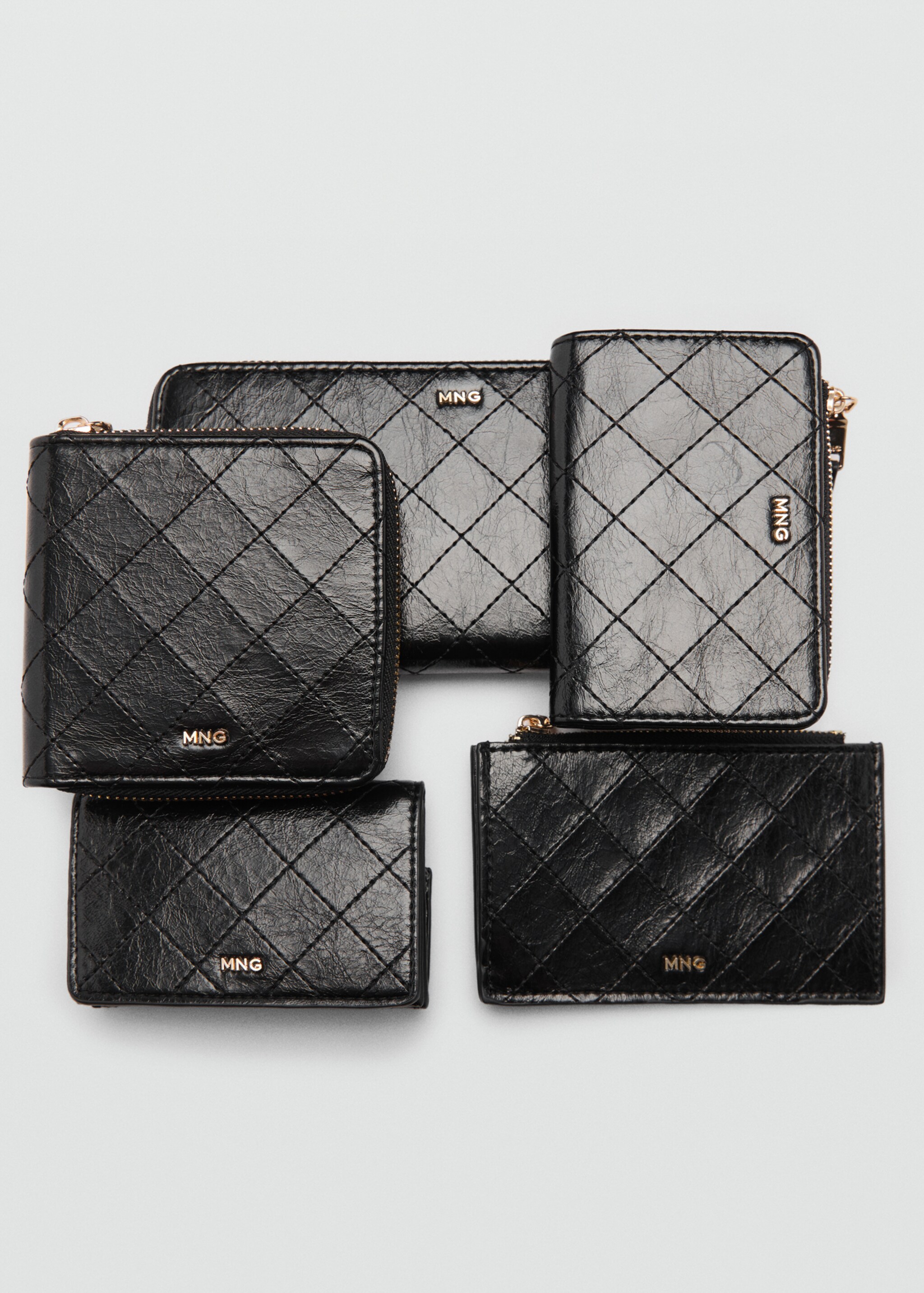 Wallet with decorative stitching - Details of the article 2, Black. Ref: 77012009-00.