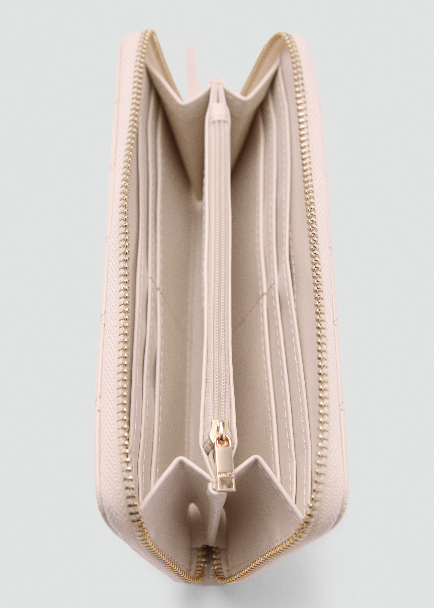 Wallet with decorative stitching - Medium plane