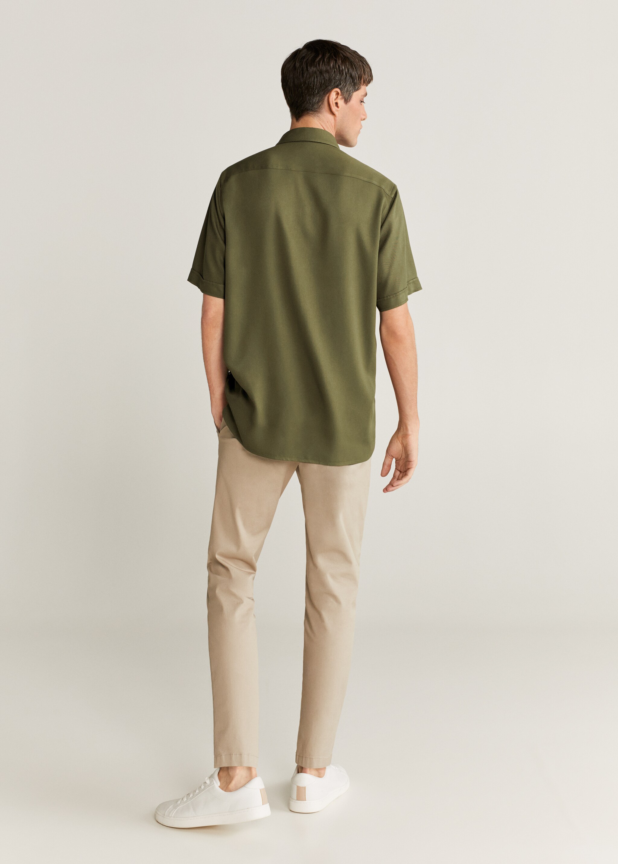 Camisa regular fit fluida - Reverso del artículo