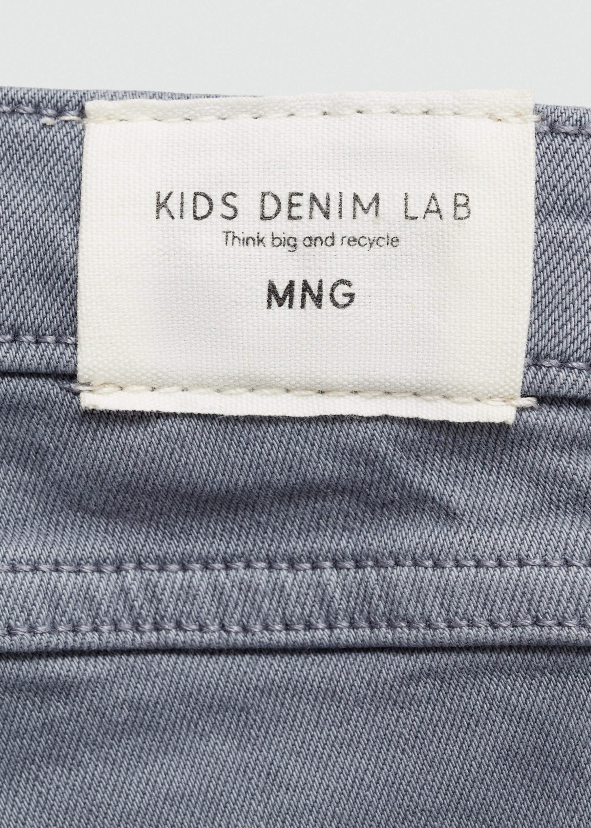 Flared jeans with pocket - Details of the article 8, Blue. Ref: 77012541-00.