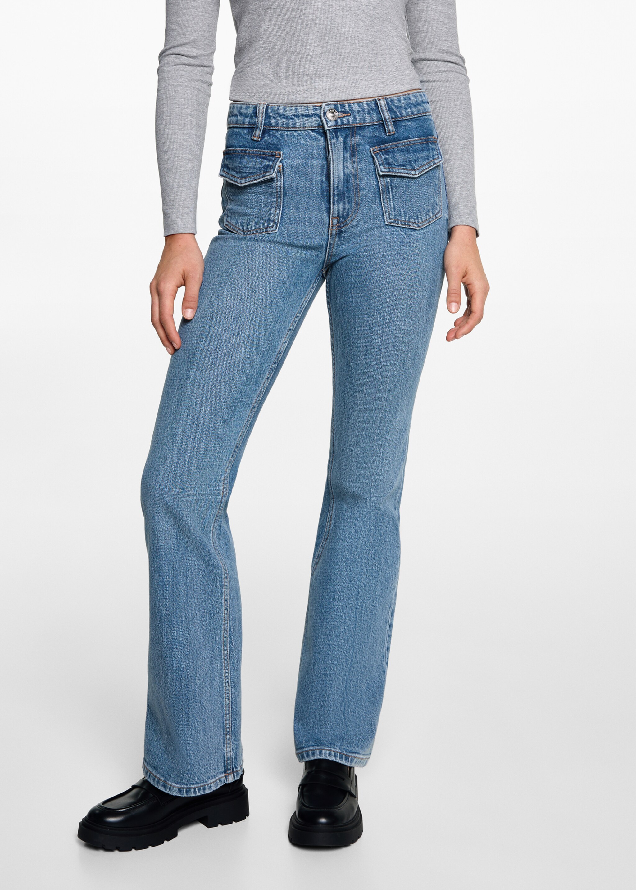 Jean flare poches - Plan moyen, Bleu foncé. Ref: 77012545-00.