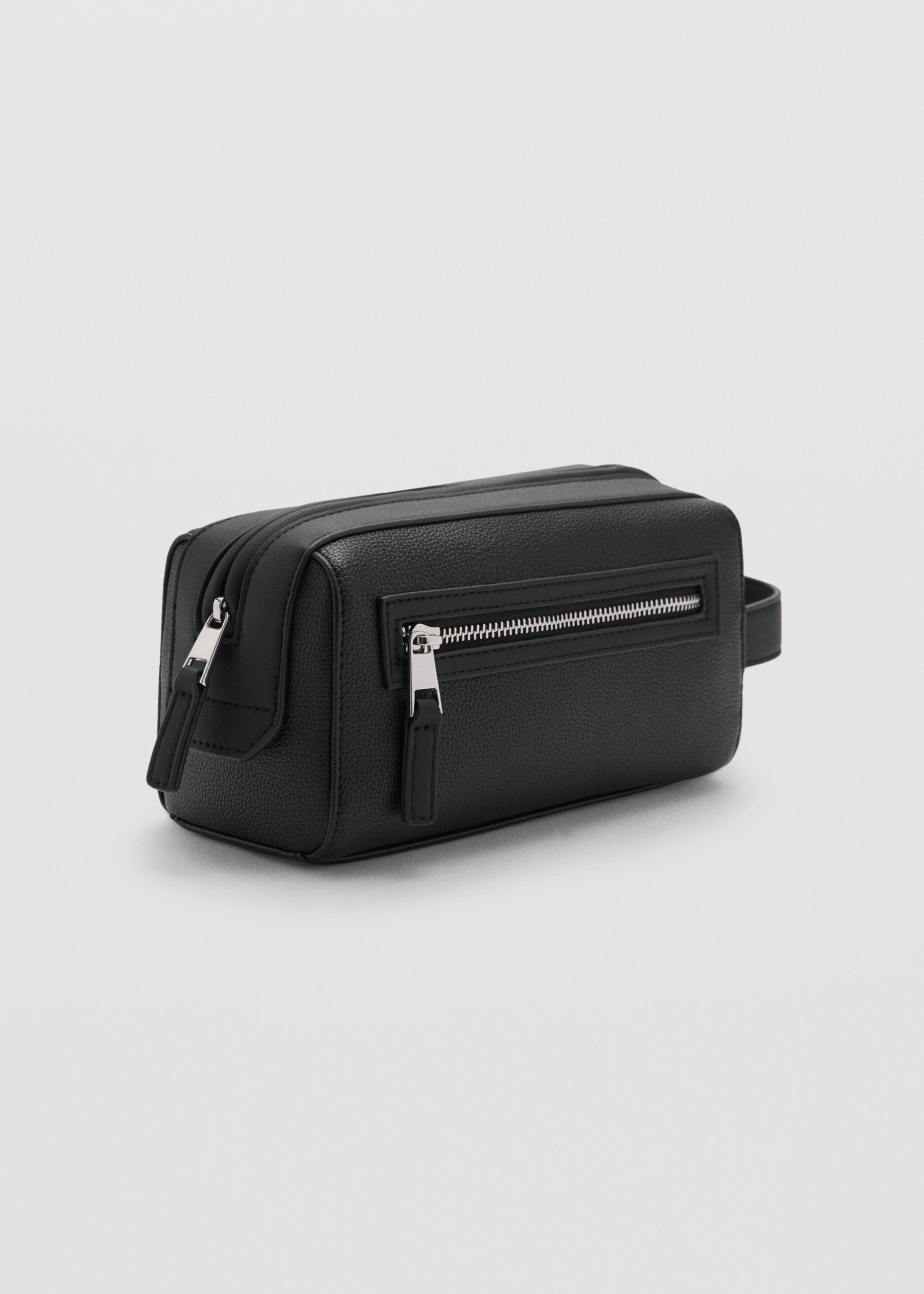 Zipped pebbled cosmetic bag - Medium plane, Black. Ref: 77012547-00.