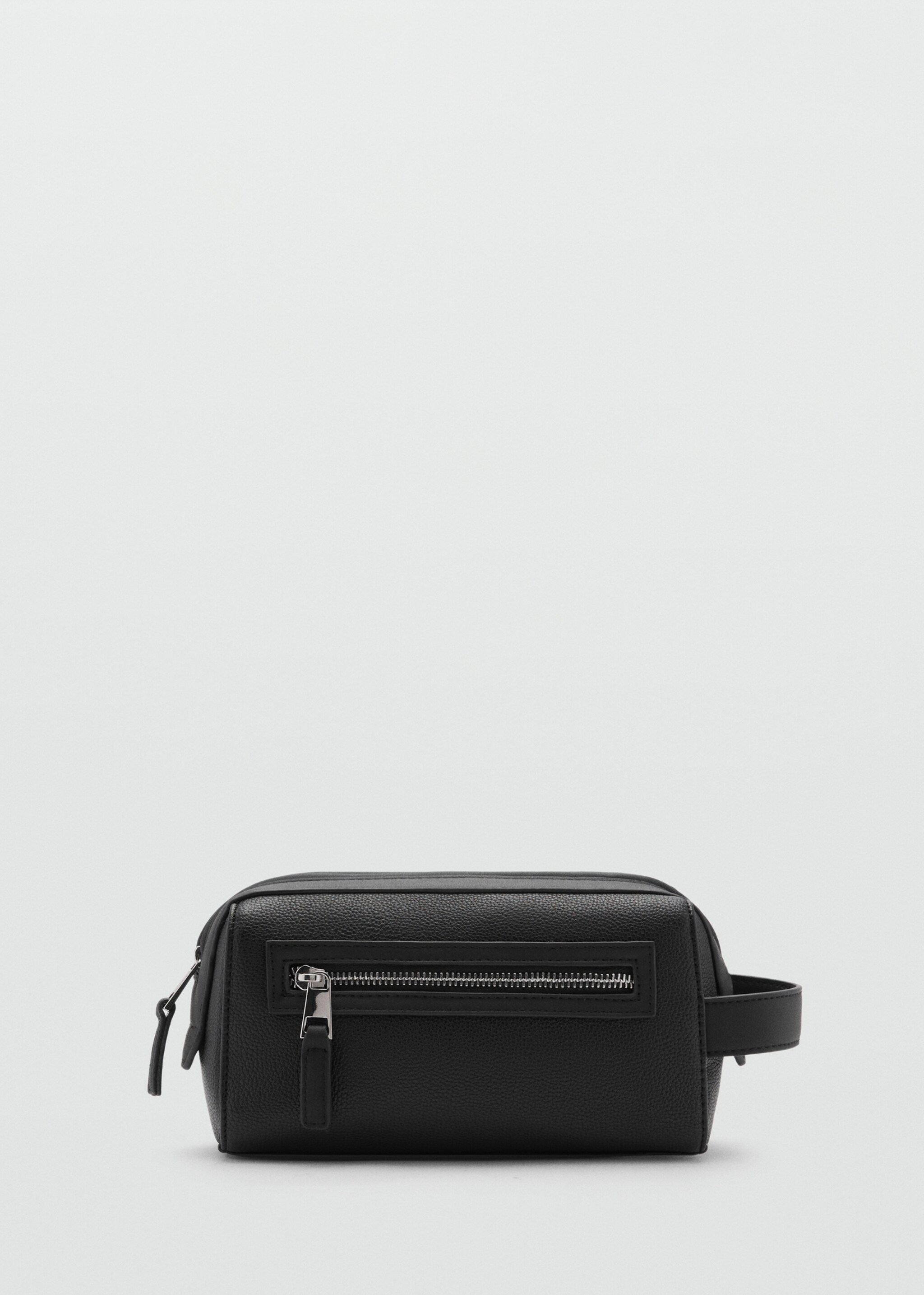 Zipped pebbled cosmetic bag - Article without model, Black. Ref: 77012547-00.