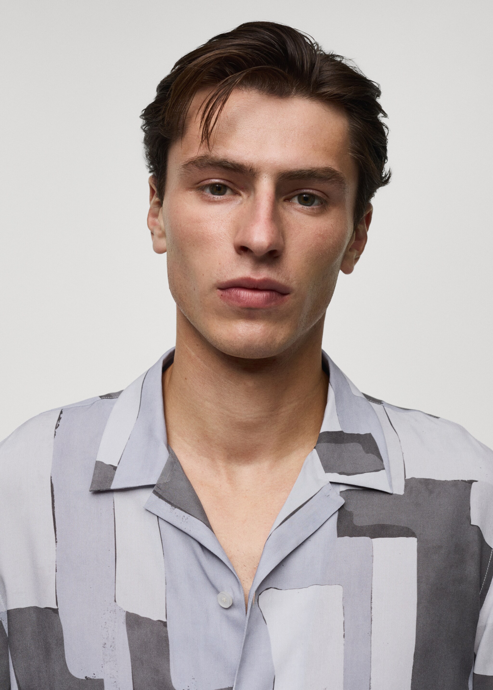 Camicia regular-fit fluida stampata - Dettaglio dell'articolo 1