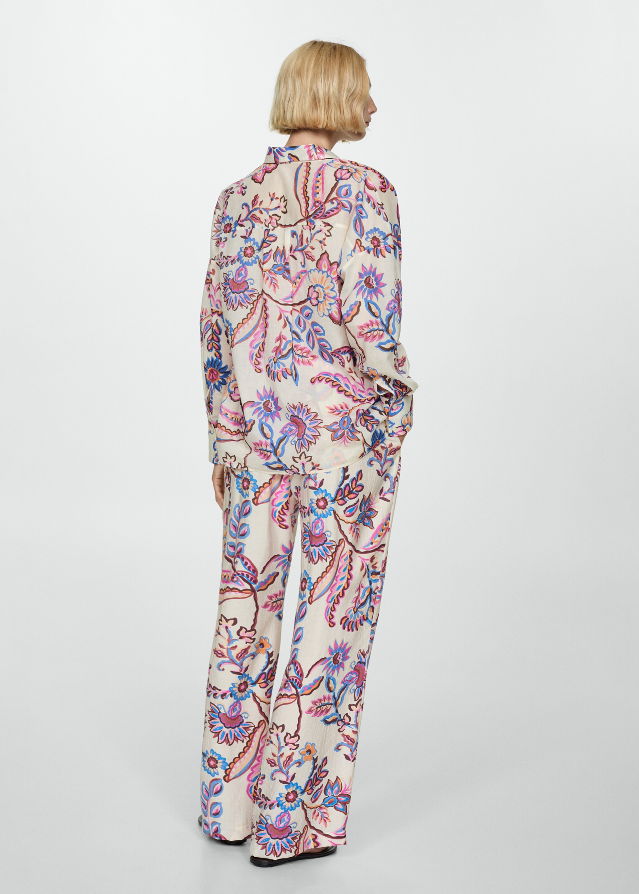 Flowy floral print shirt - Reverse of the article, Ecru. Ref: 77012919-00.