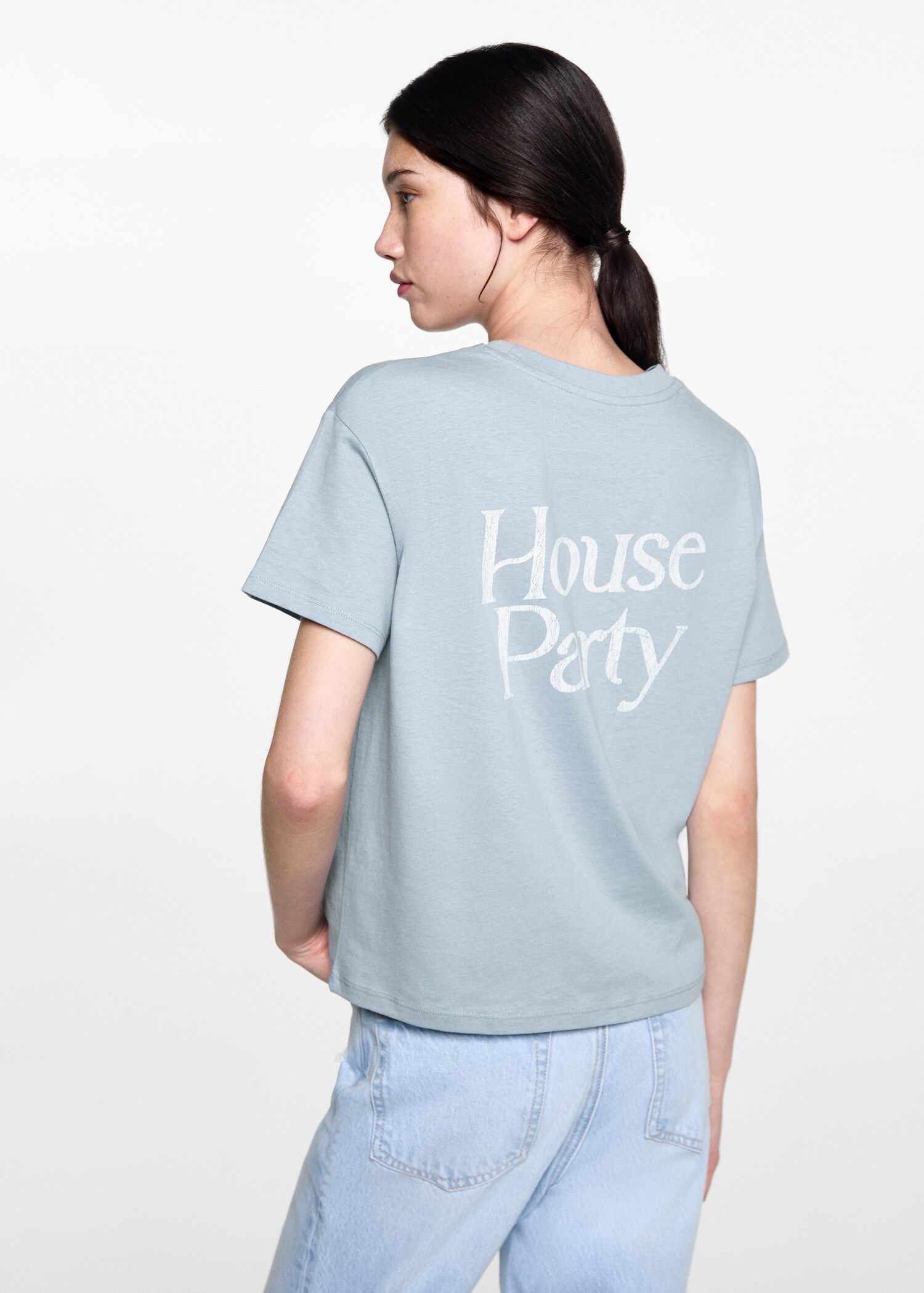 Embroidered message T-shirt - Reverse of the article