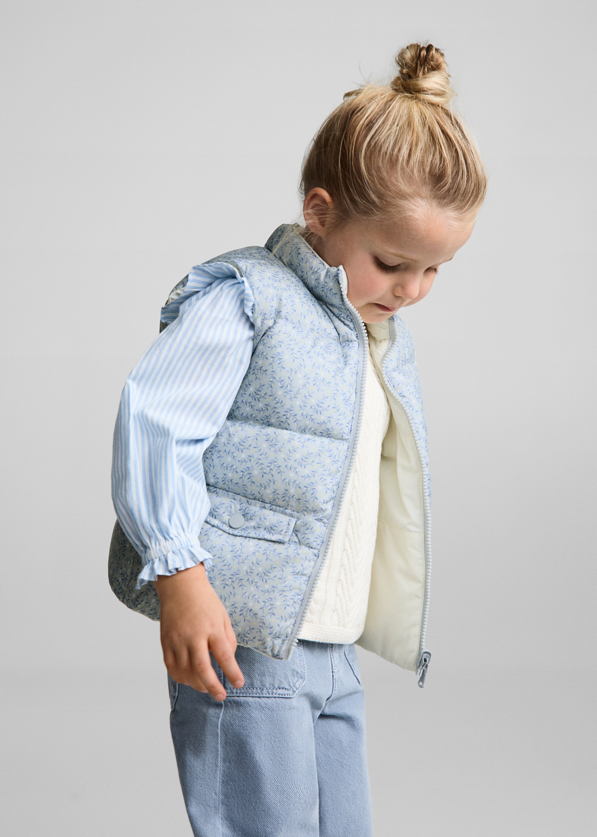 Reversible quilted gilet - Medium plane, Sky Blue. Ref: 77013271-00.