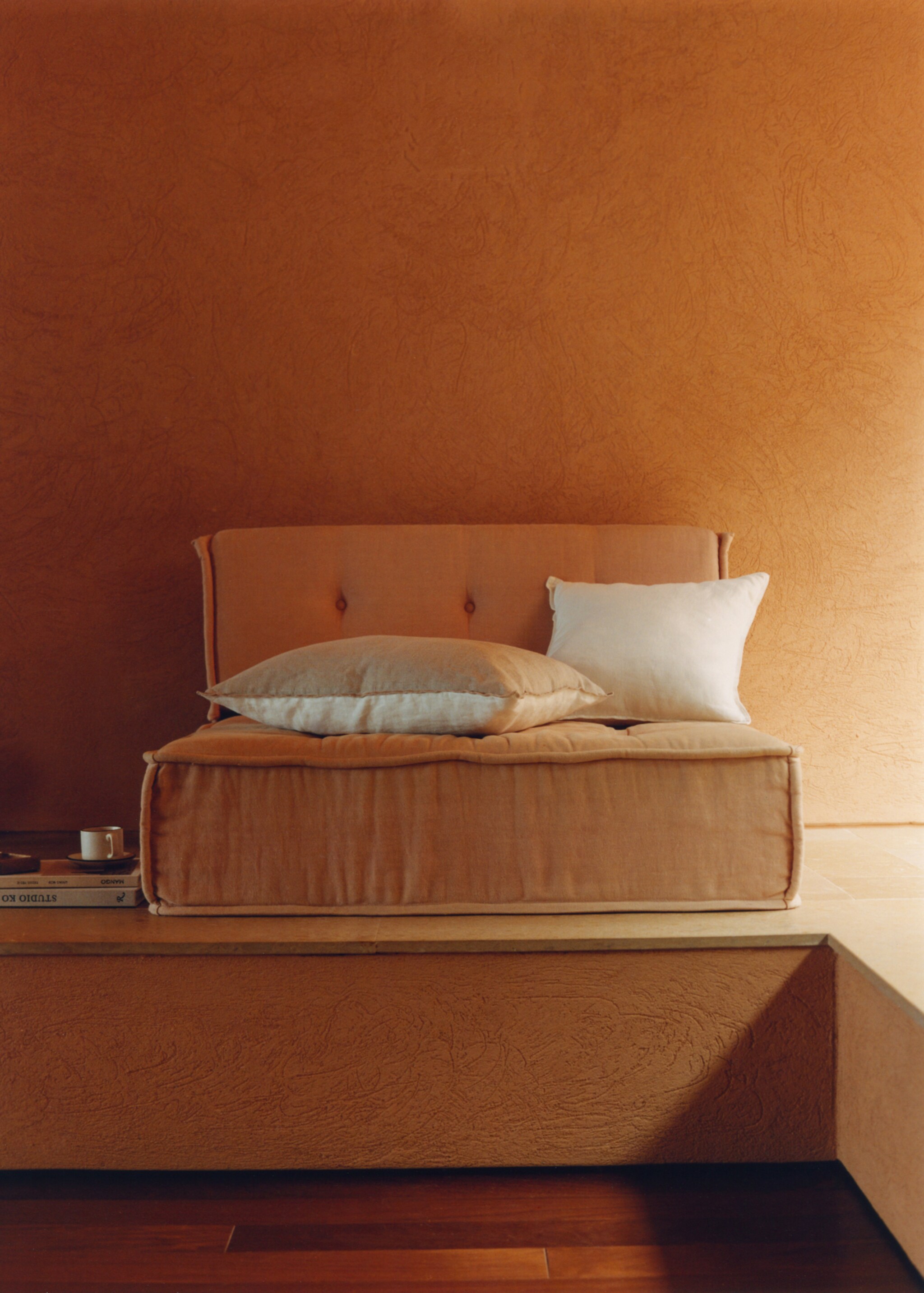 100% linen two-tone cushion case 40x60cm - Details of the article 6, Sand. Ref: 77013281-00.