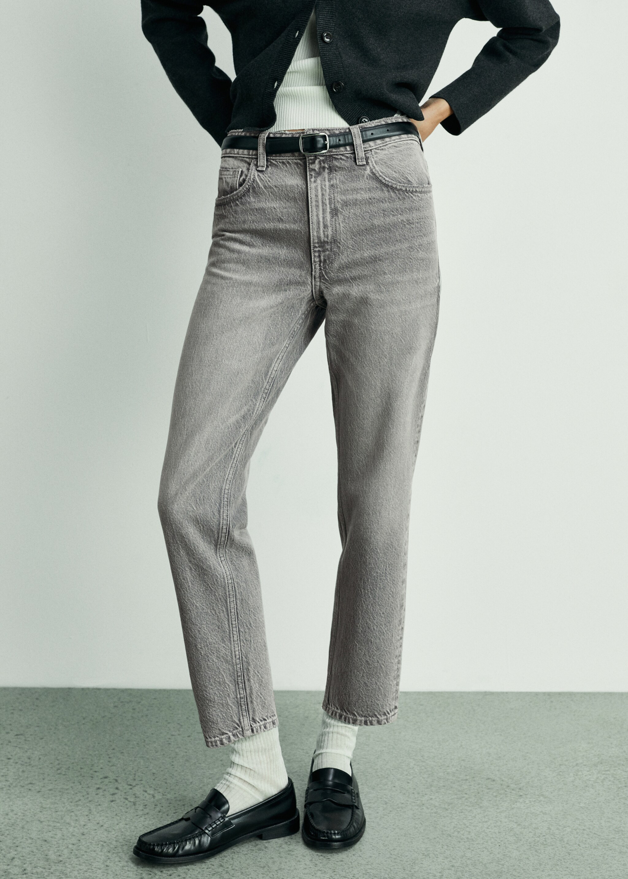Jean Mom2000 mom taille haute - Plan moyen, Gris denim. Ref: 77014024-00.
