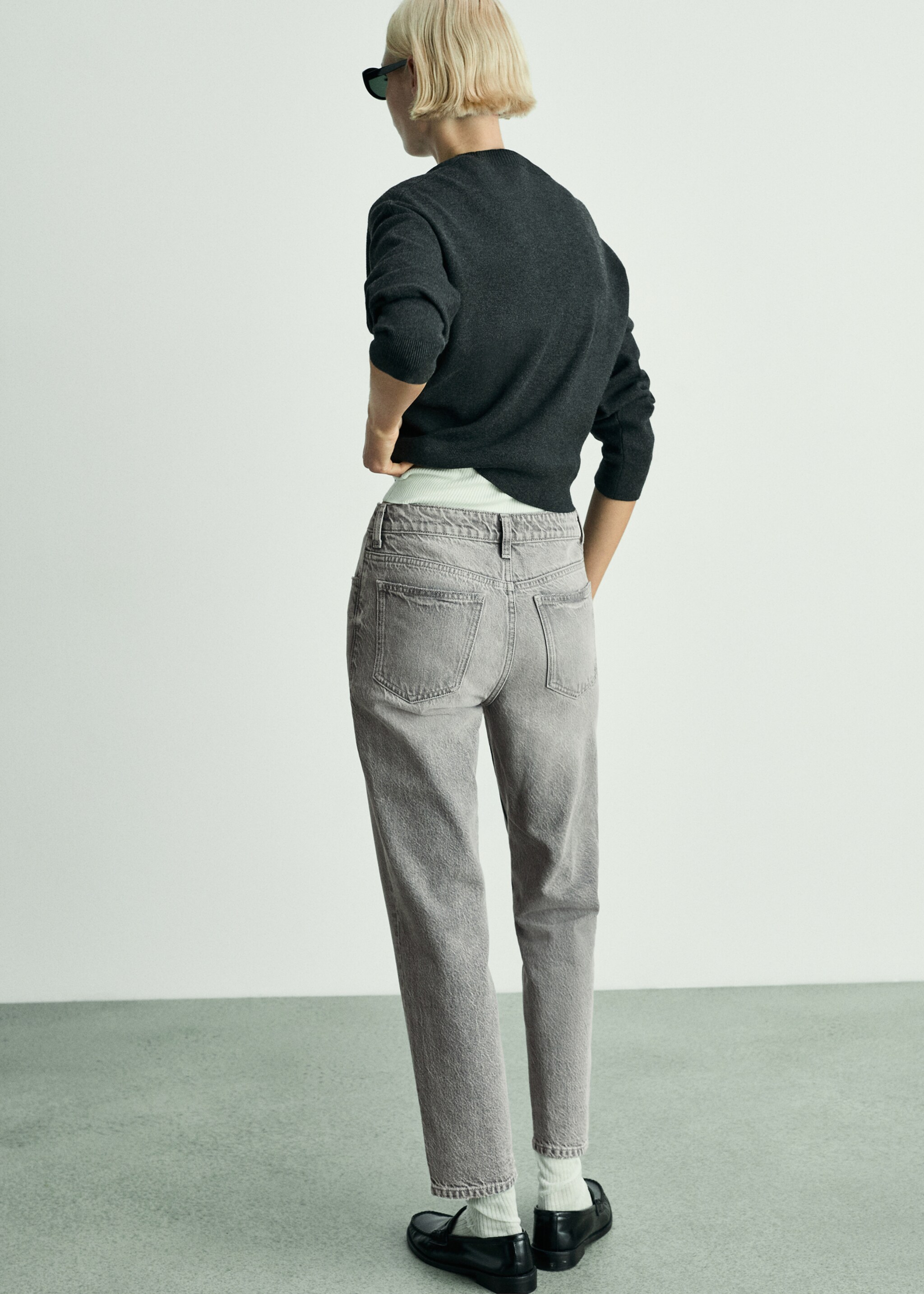 Jean Mom2000 mom taille haute - Verso de l’article, Gris denim. Ref: 77014024-00.