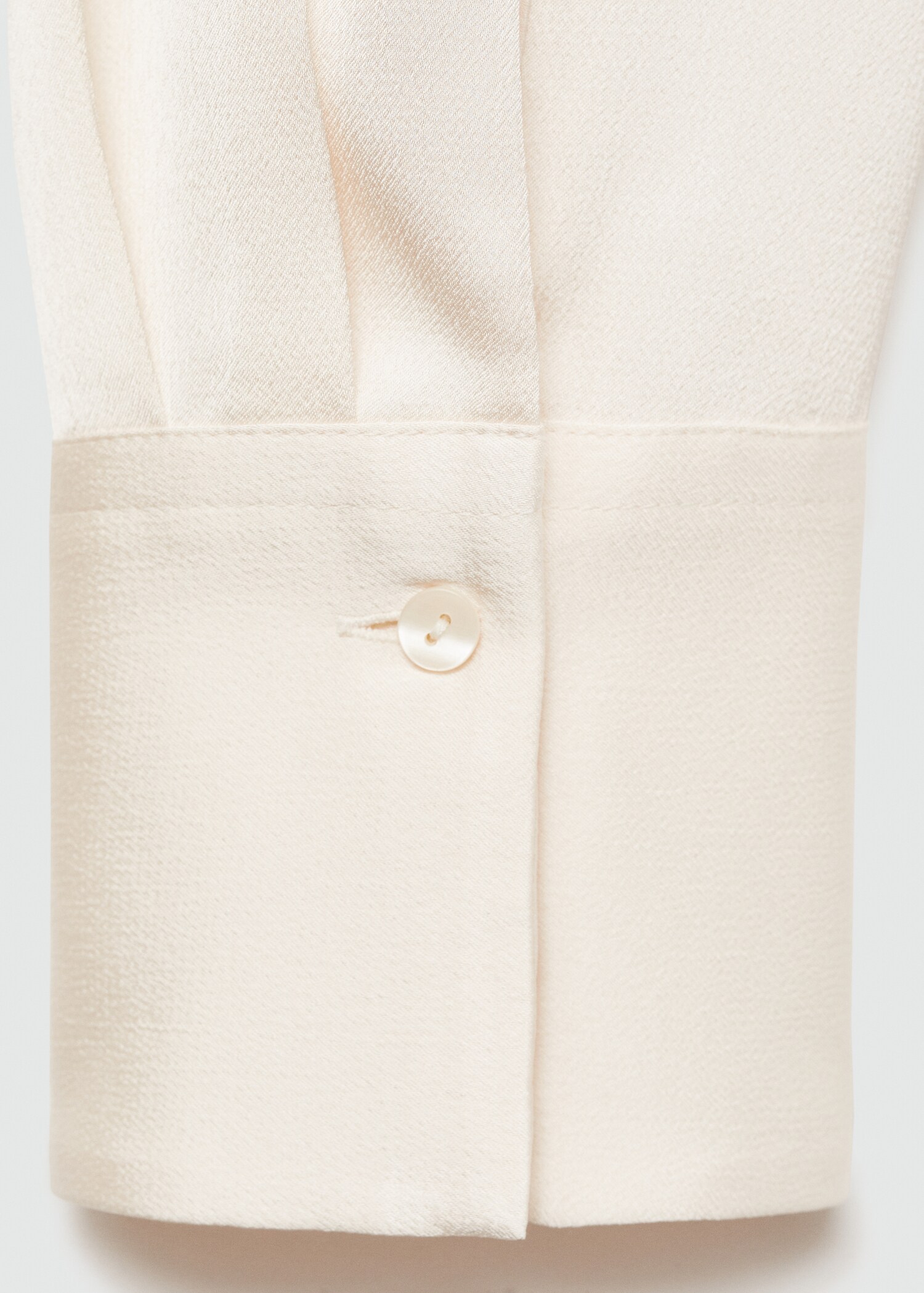 Camisa fluida acetinada - Pormenor do artigo 0