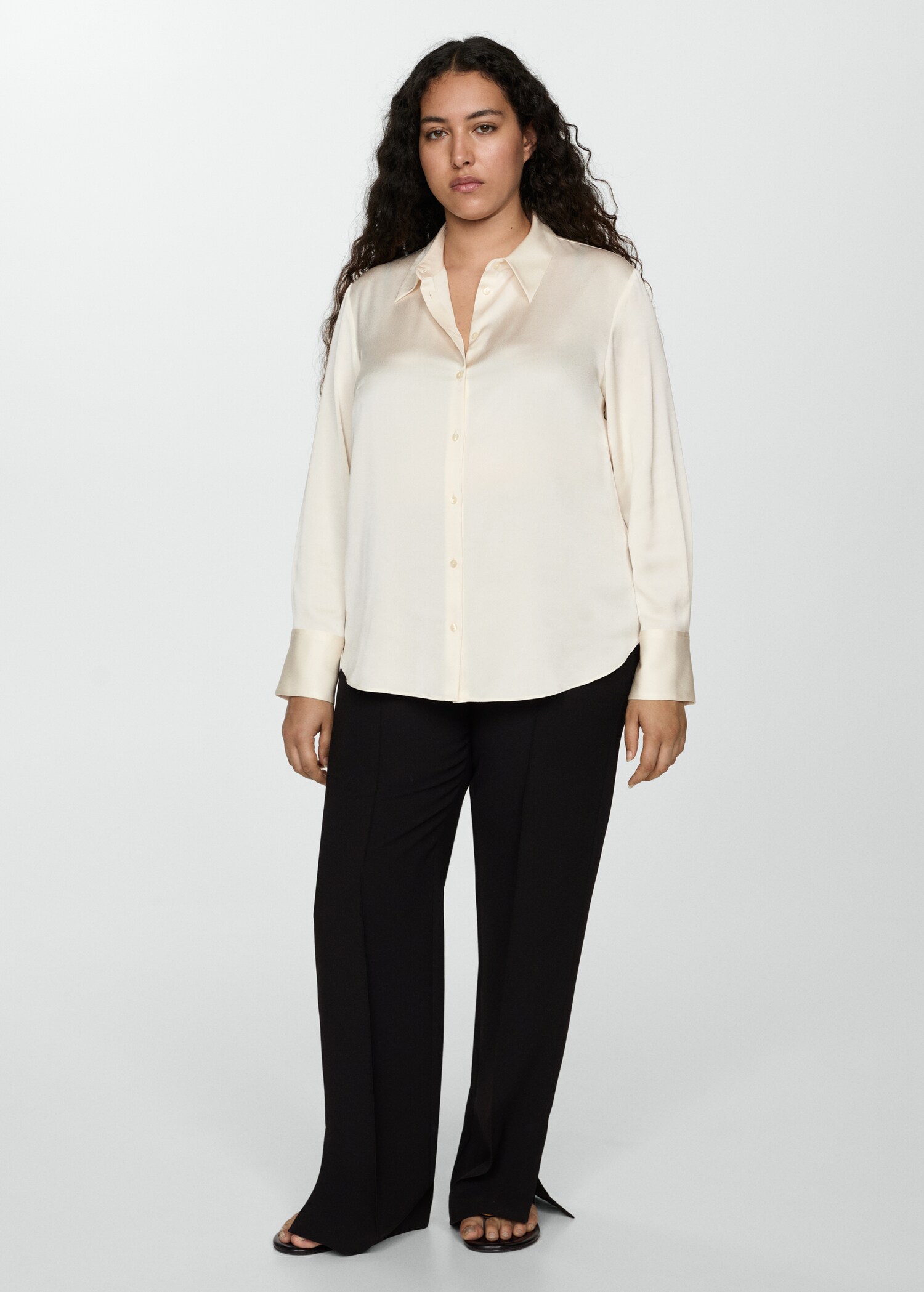 Camisa fluida acetinada - Pormenor do artigo 3