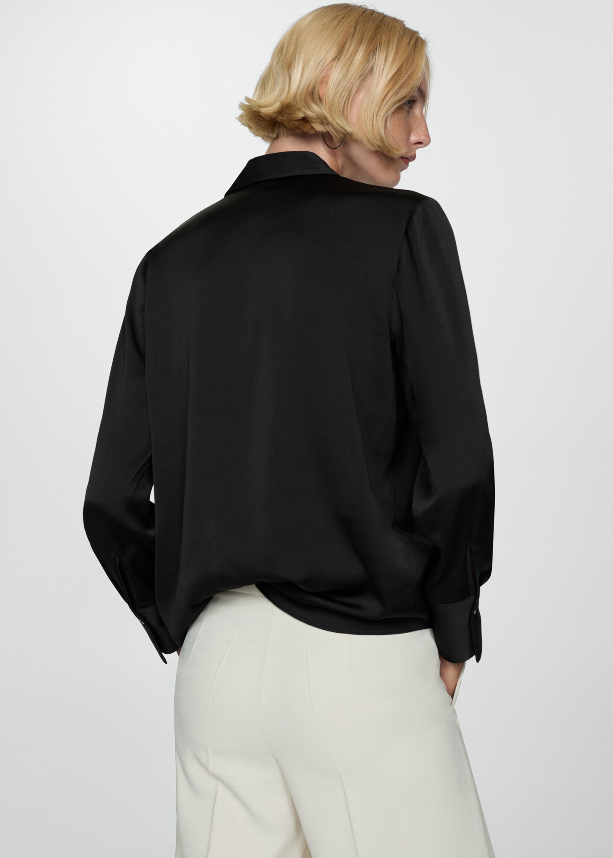 Satin finish flowy shirt - Reverse of the article, Black. Ref: 77014032-00.