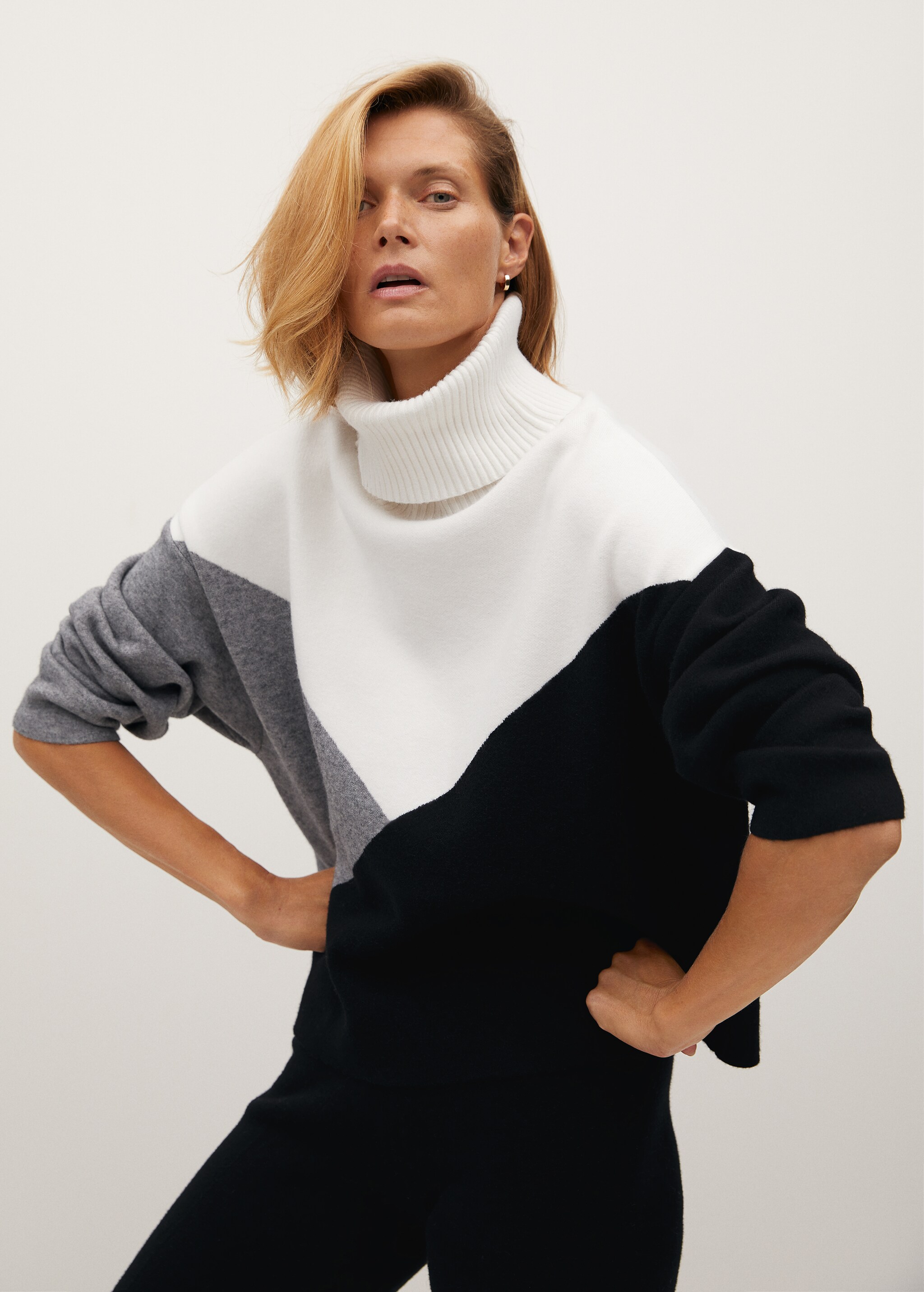 Pull-over maille tricolore - Plan moyen