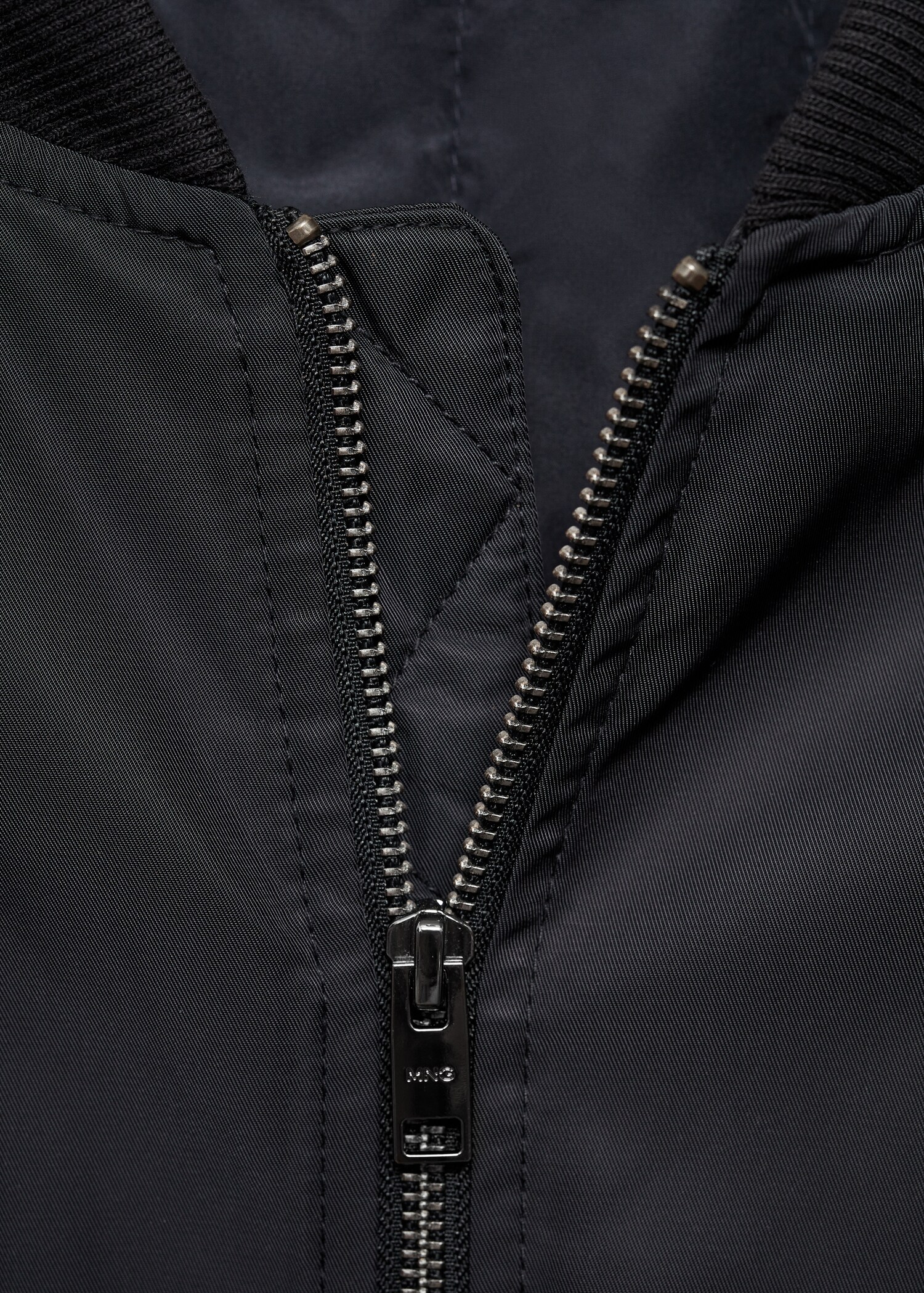 Wasserabweisende Stepp-Bomberjacke - Detail des Artikels 8