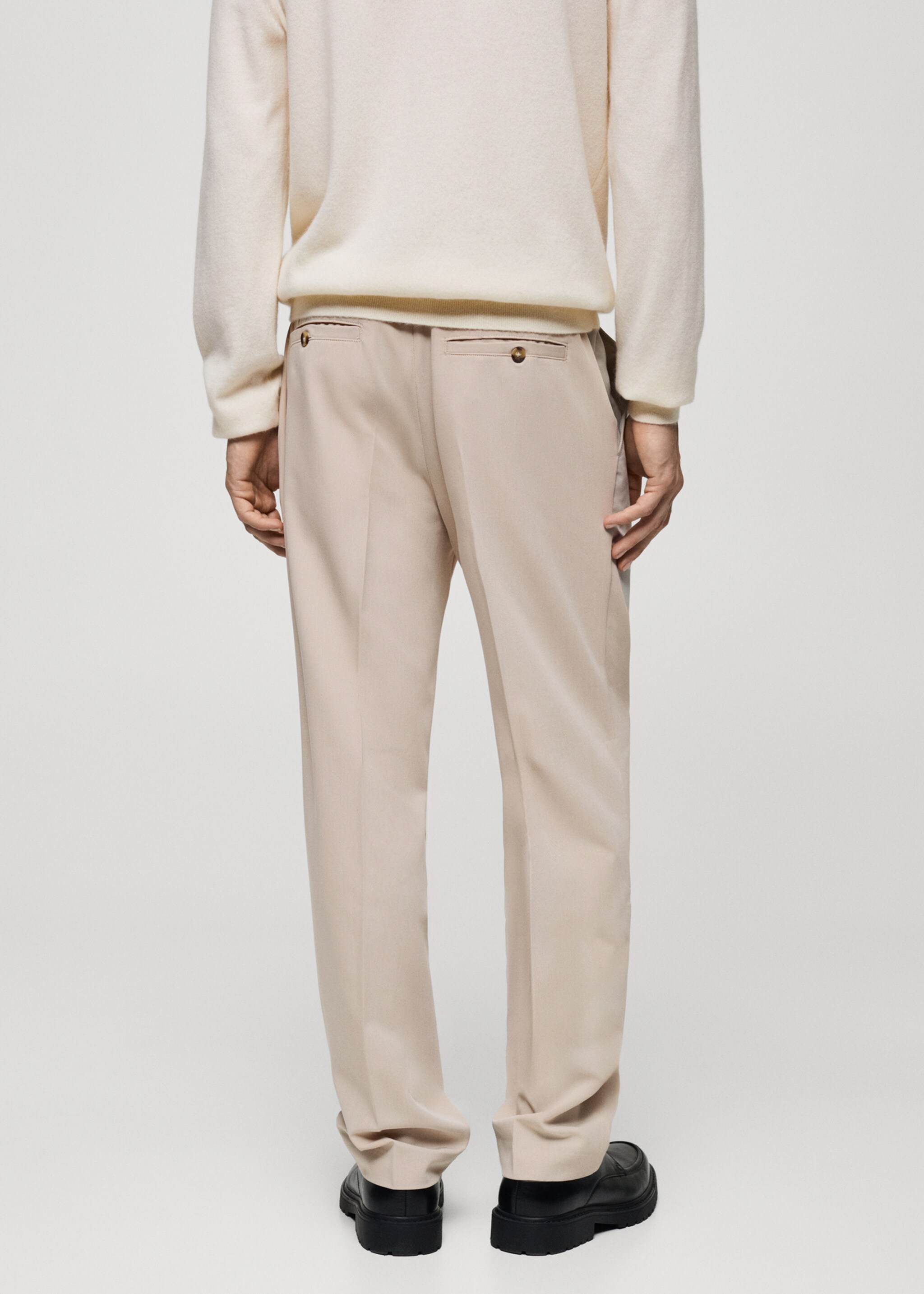 Pantalón regular fit fluido pinzas - Reverso del artículo, Gris hielo. Ref: 77014437-00.