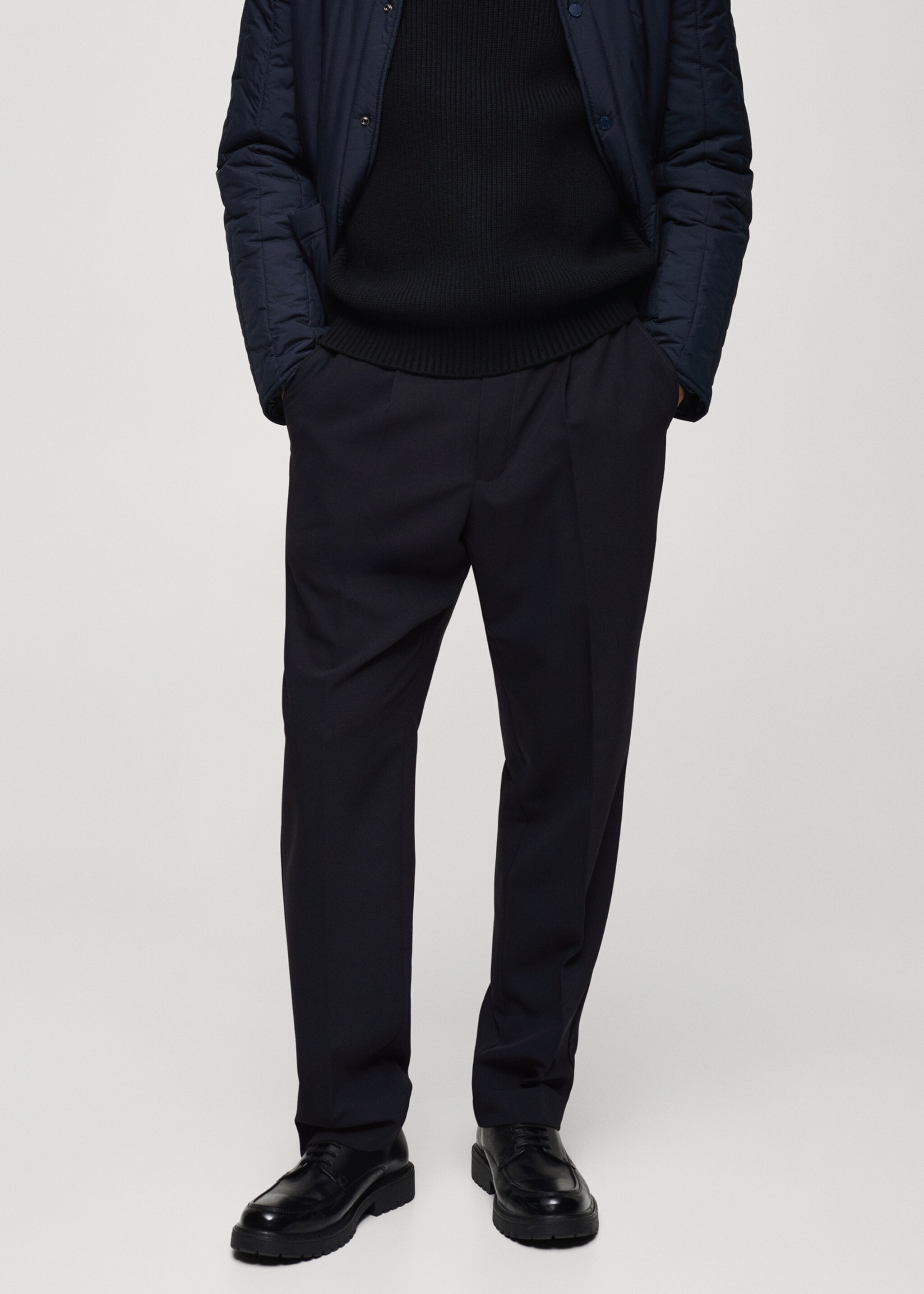 Pantalon regular-fit fluide pinces - Plan moyen, Bleu marine foncé. Ref: 77014437-00.