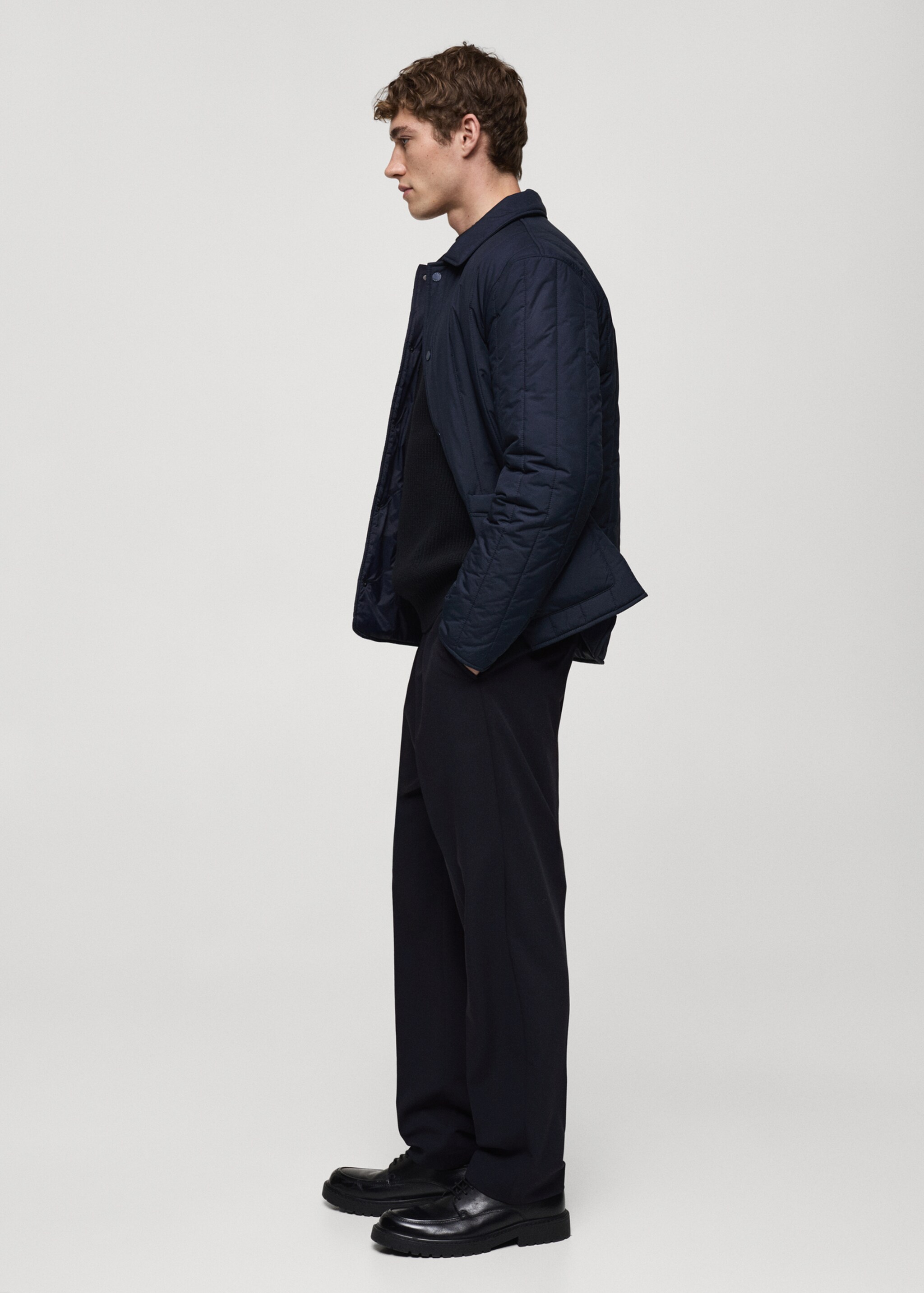 Pantalon regular-fit fluide pinces - Détail de l'article 2, Bleu marine foncé. Ref: 77014437-00.