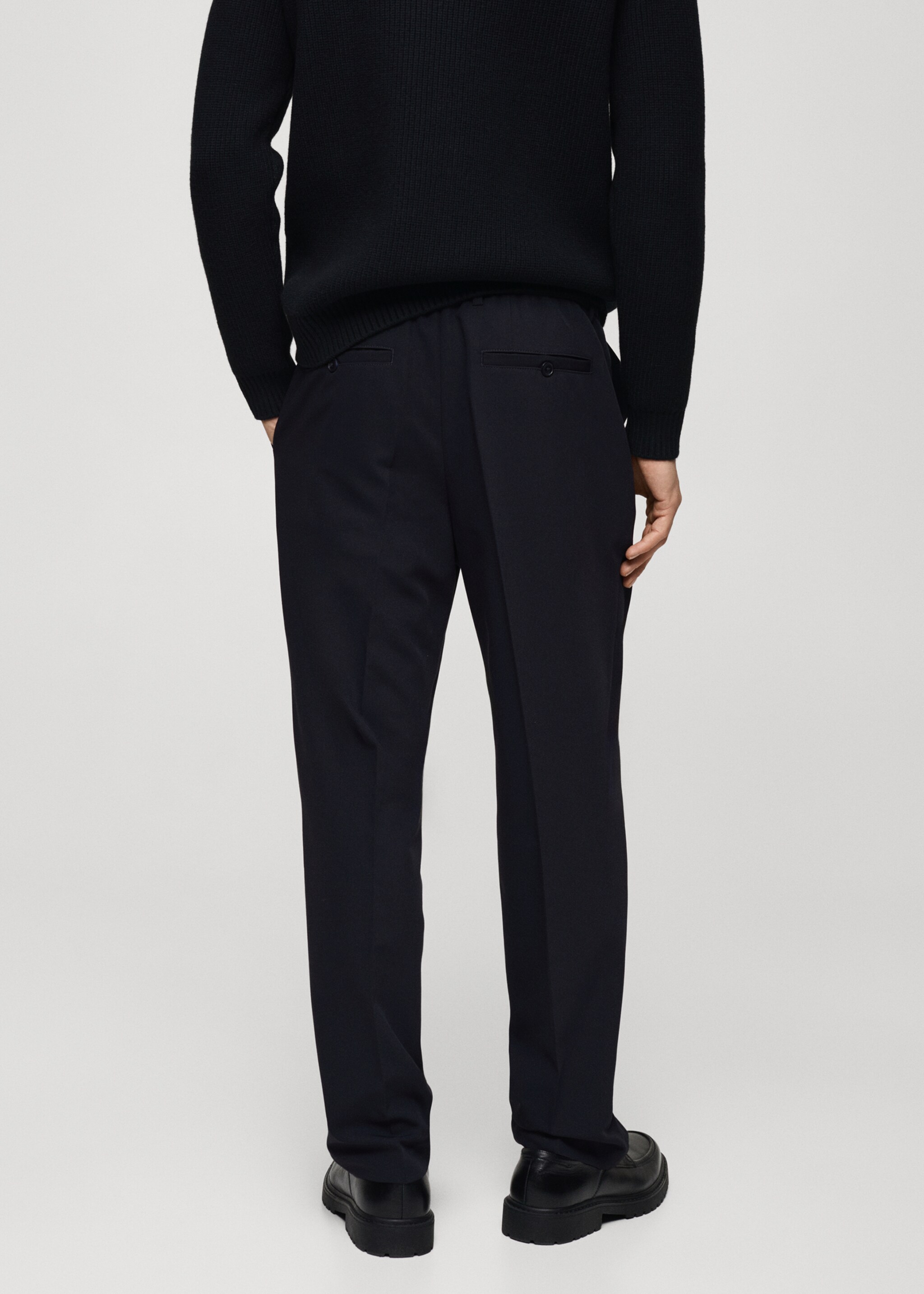 Pantalon regular-fit fluide pinces - Verso de l’article, Bleu marine foncé. Ref: 77014437-00.