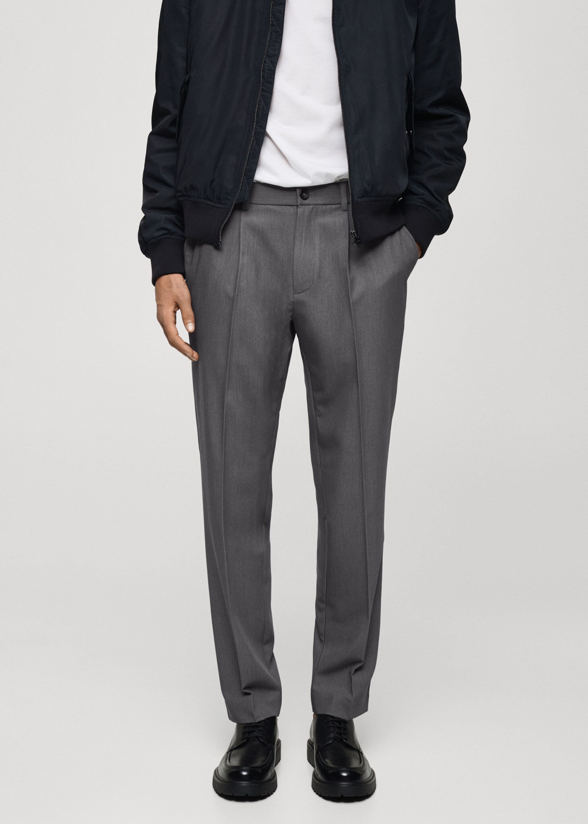 Pantalon regular-fit fluide pinces - Plan moyen, Gris. Ref: 77014437-00.