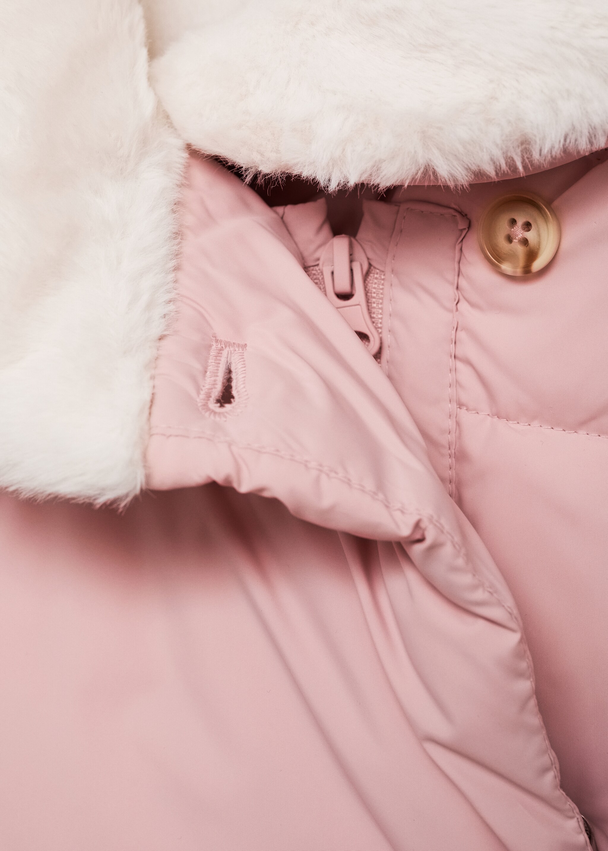 Fur collar quilted coat - Details of the article 8, Pastel Pink. Ref: 77014440-00.