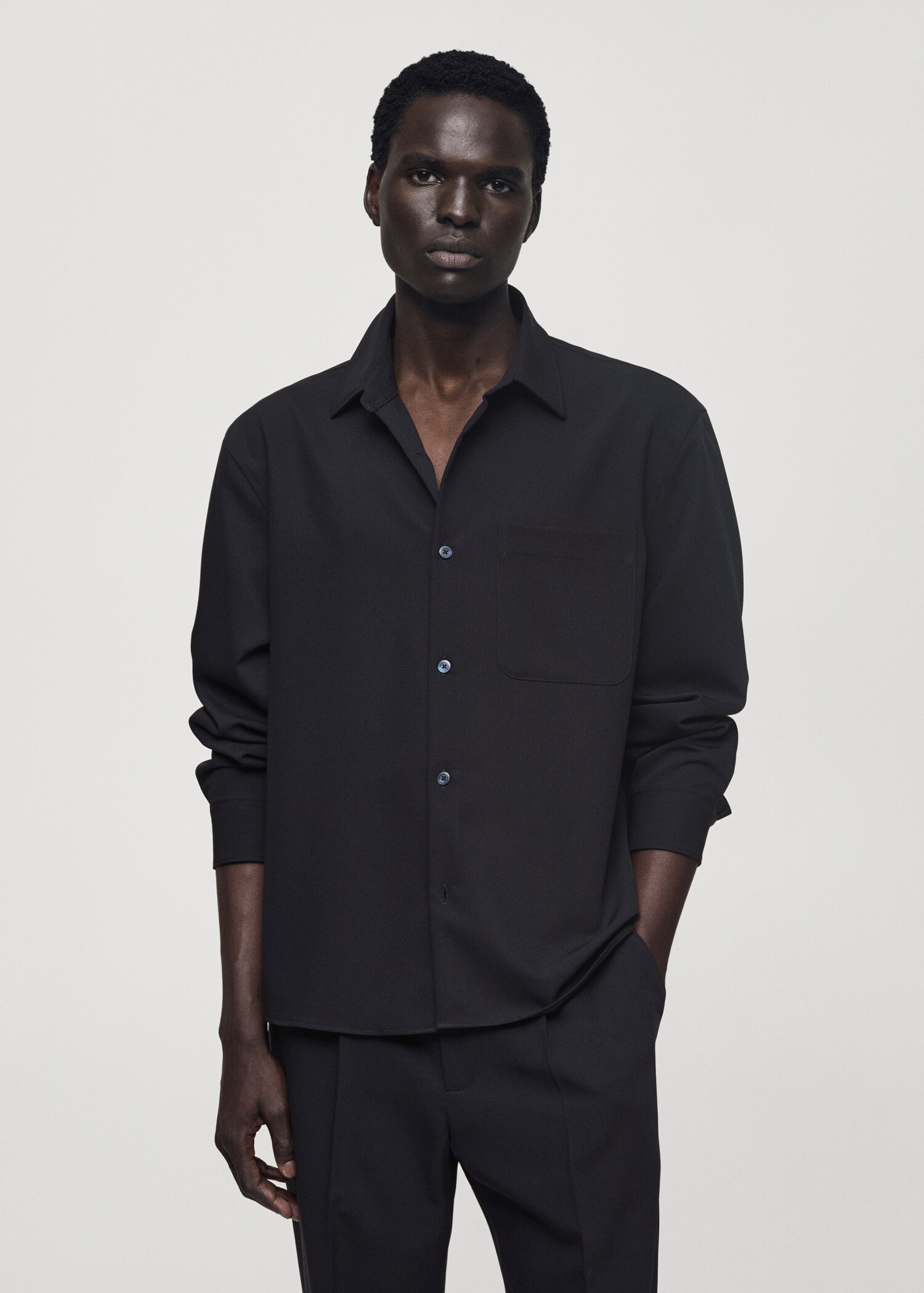 Regular-fit shirt with pocket - Plan moyen