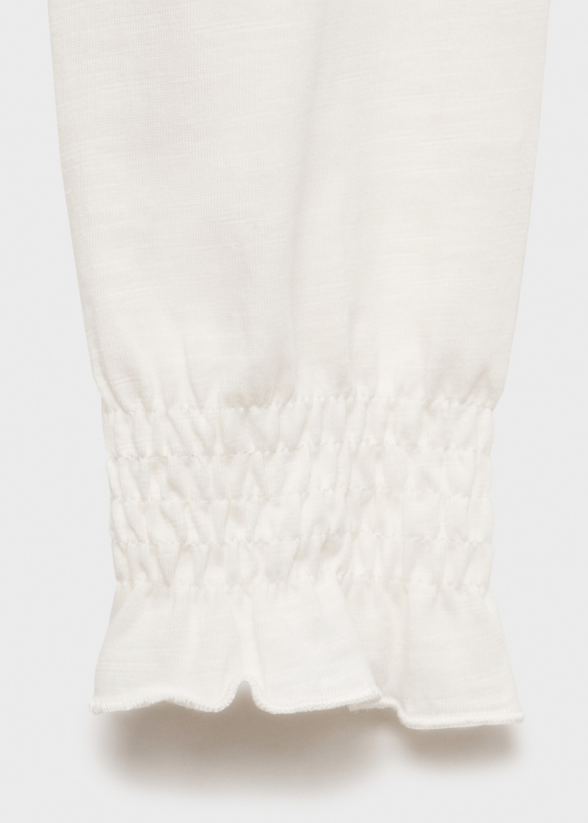 Rynkad detalj blus - Detaljer om artikeln 0, Benvit. Ref: 77014786-00.