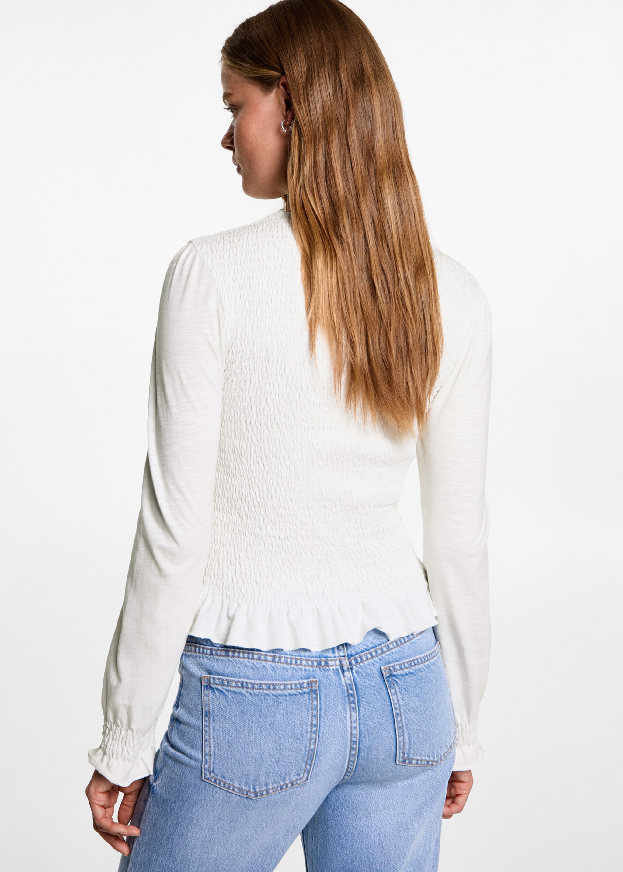 Rynkad detalj blus - Artikelns baksida, Benvit. Ref: 77014786-00.