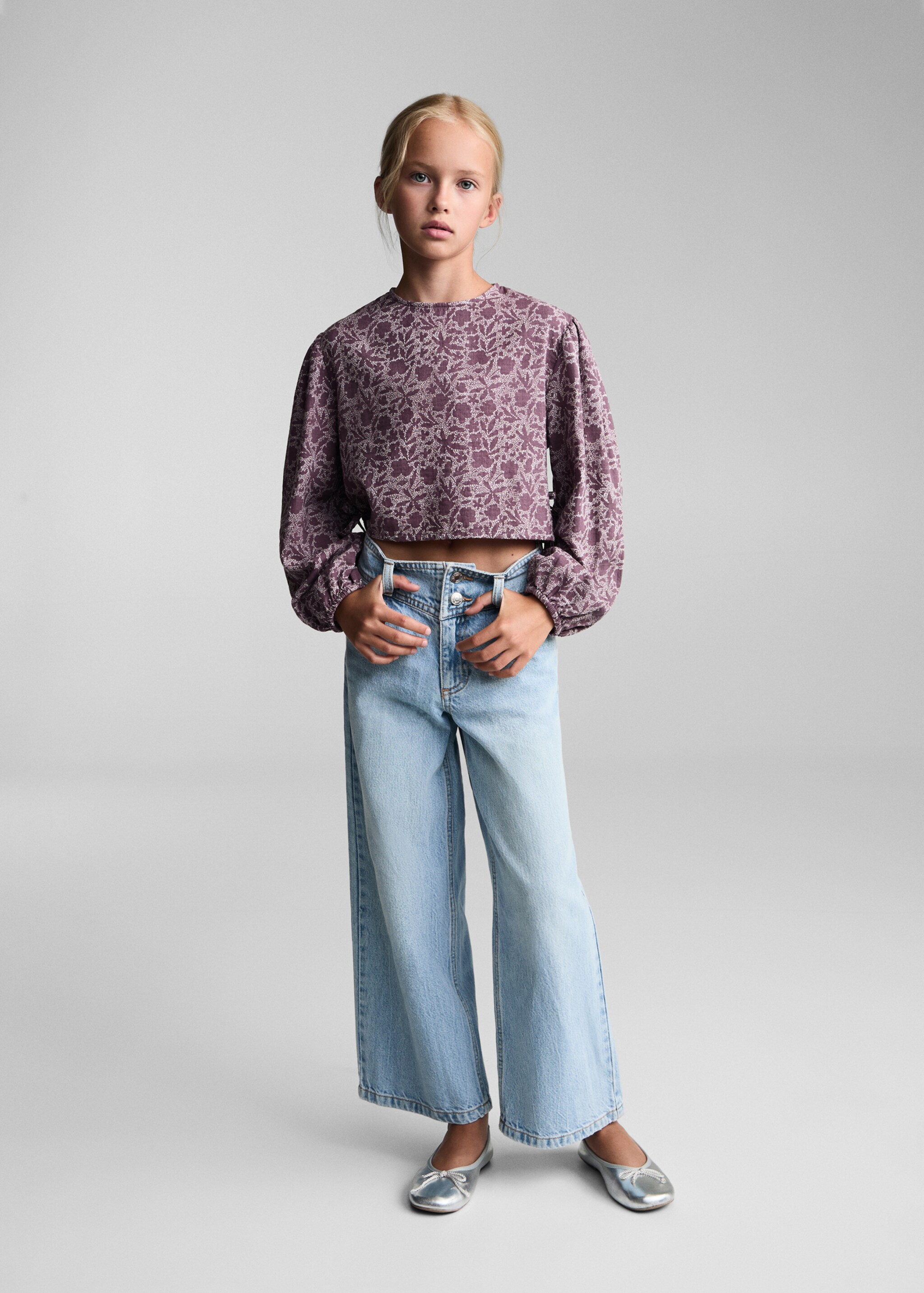 Brusa estampat floral - Detall de l'article 2, Grana. Ref: 77014797-00.