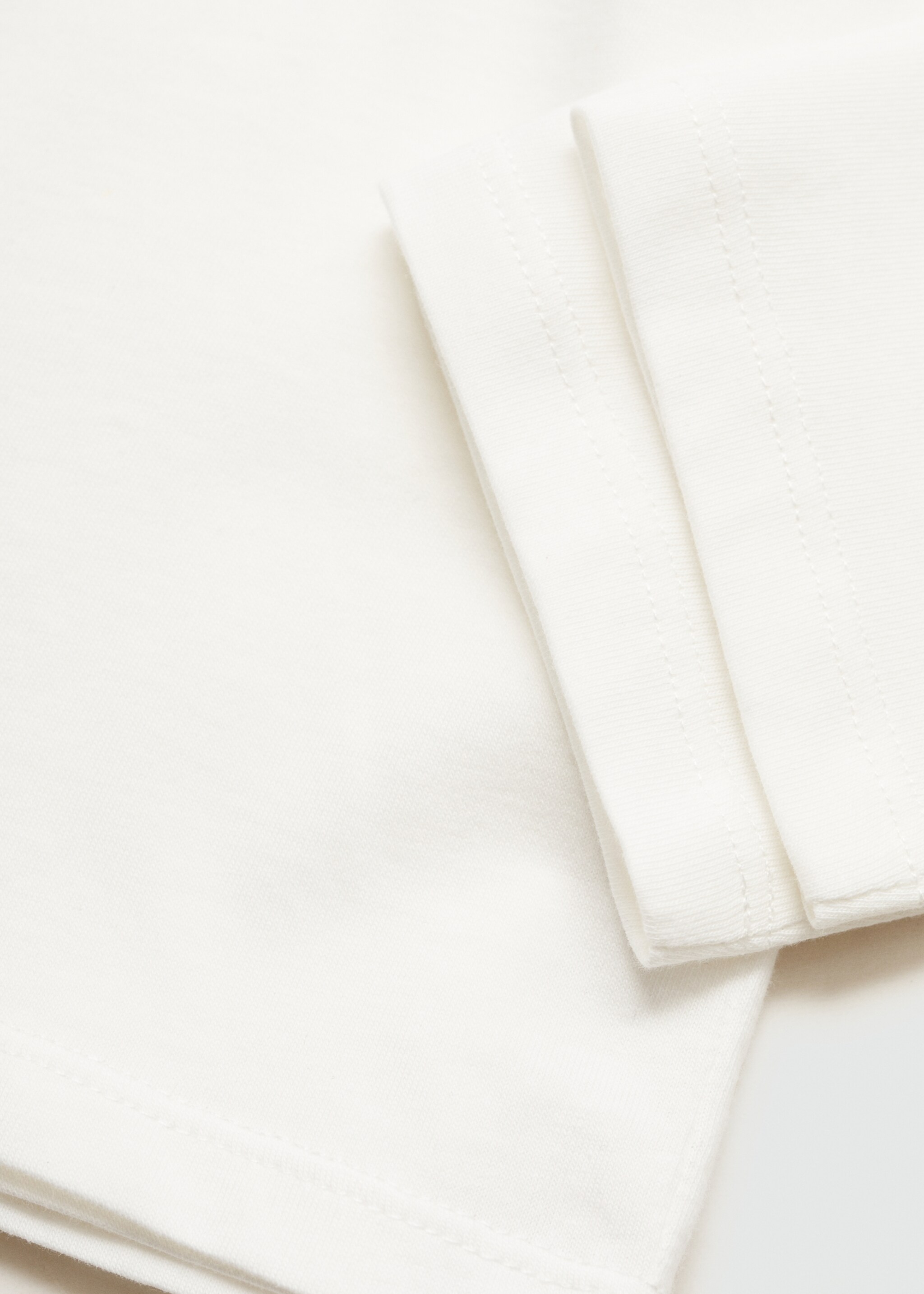 Samarreta volants tatxons - Detall de l'article 0, Blanc trencat. Ref: 77014801-00.
