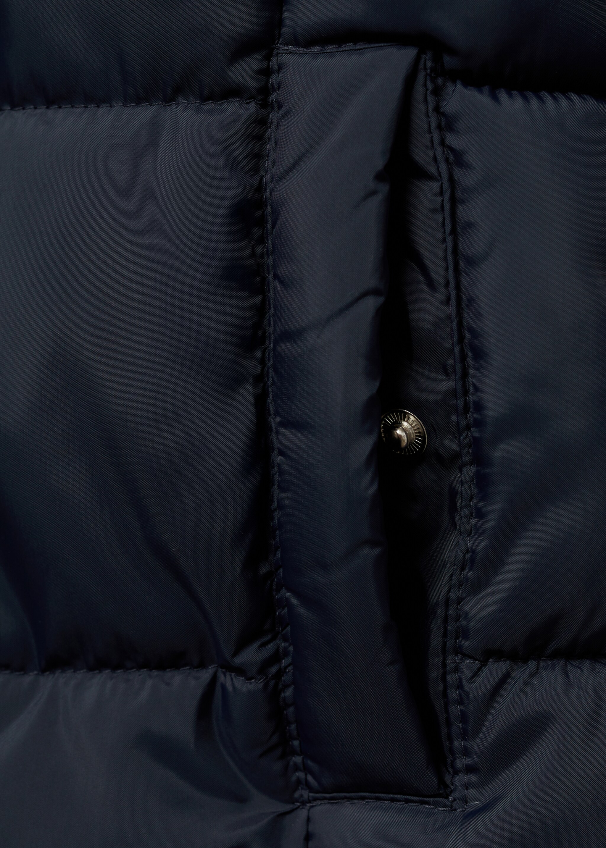 Anorak matelassé avec capuche - Détail de l'article 0, Bleu marine foncé. Ref: 77015634-00.