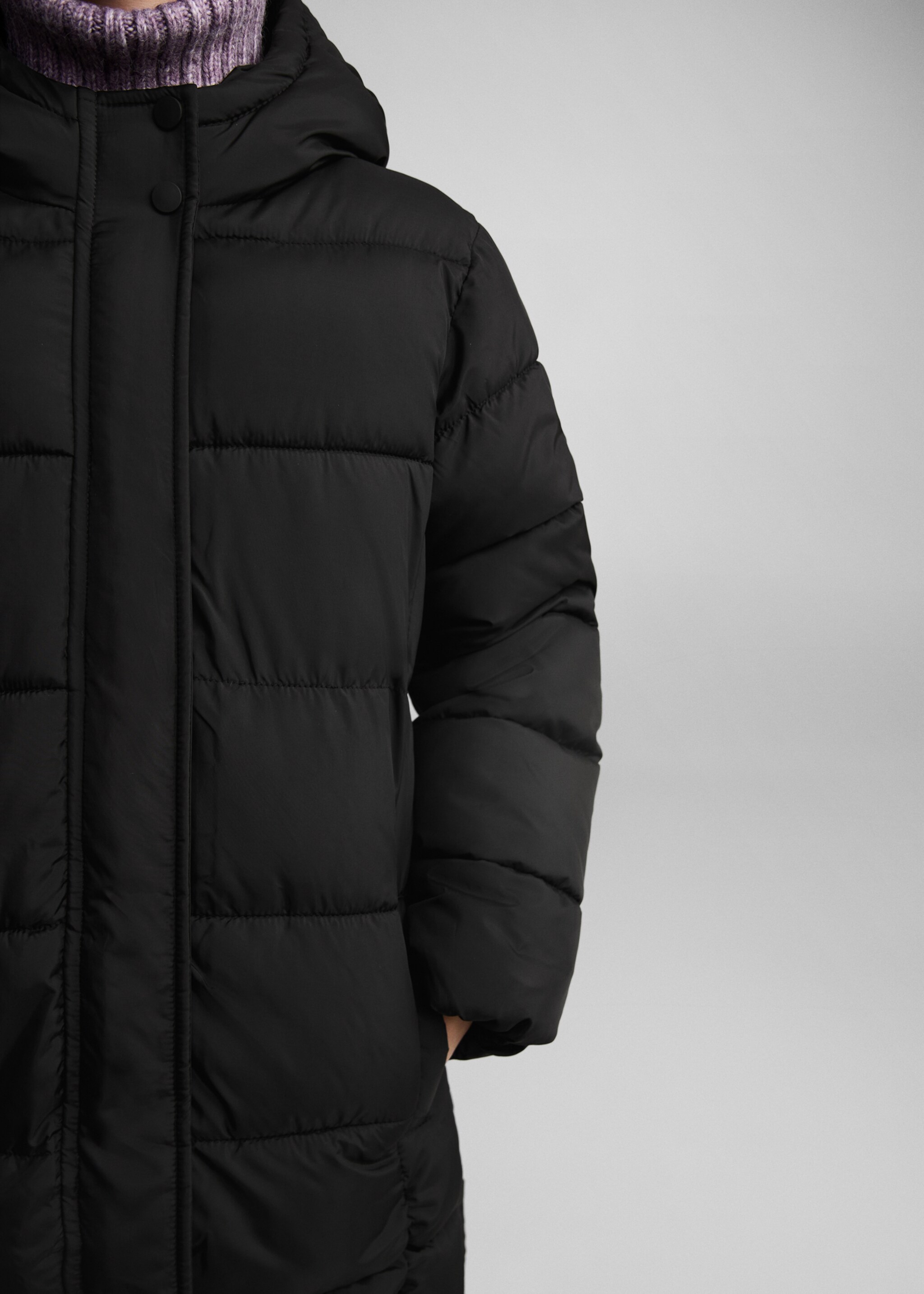 Hood puffer coat - Details of the article 6, Black. Ref: 77015634-00.