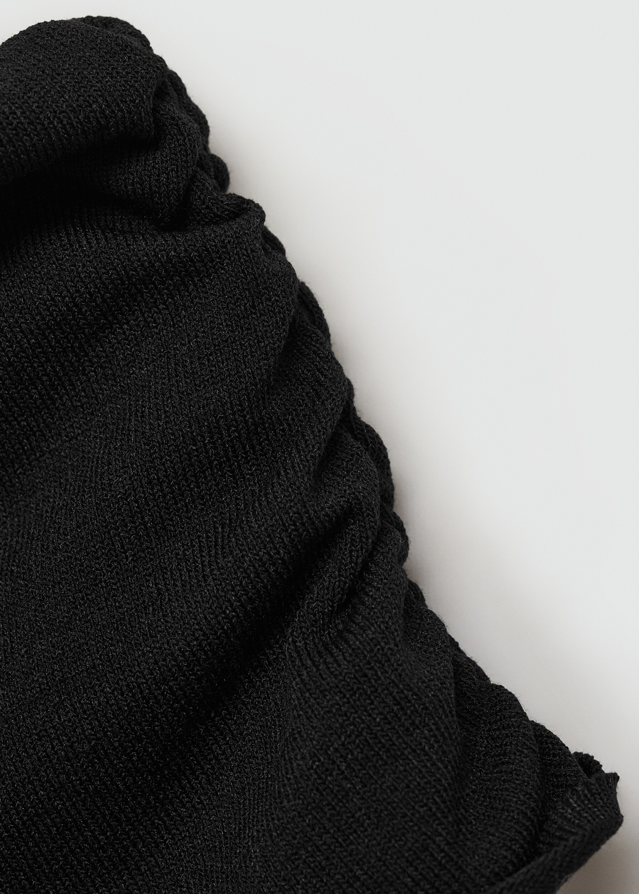 Off shoulders sweater - Details of the article 0, Black. Ref: 77015644-00.