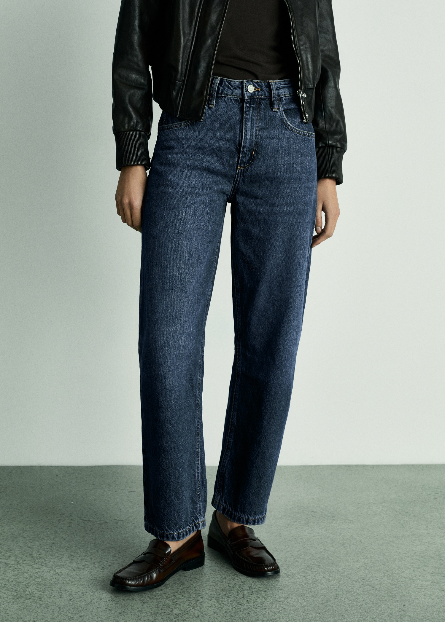 Jean balloon taille haute - Plan moyen