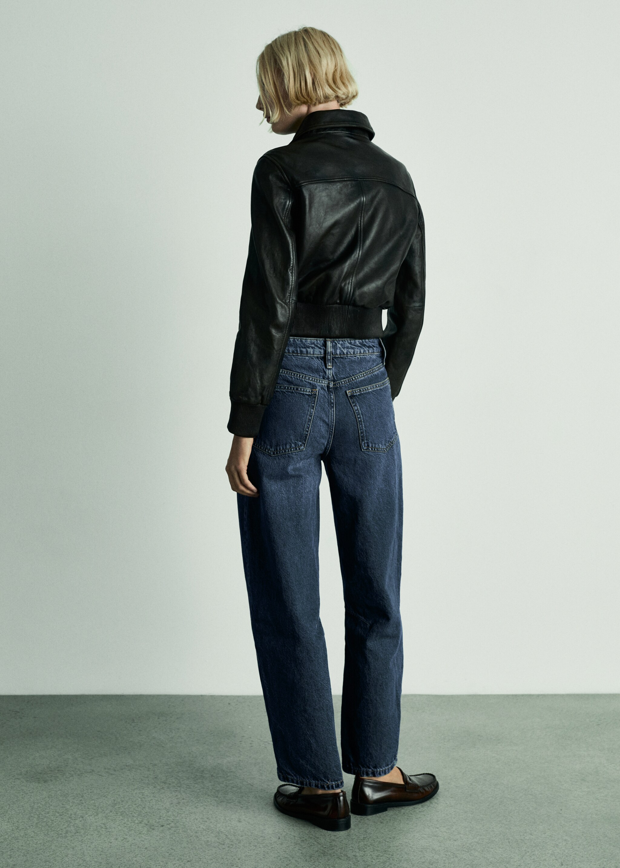 High-rise balloon jeans - Reverse of the article, Dark Blue. Ref: 77015647-00.