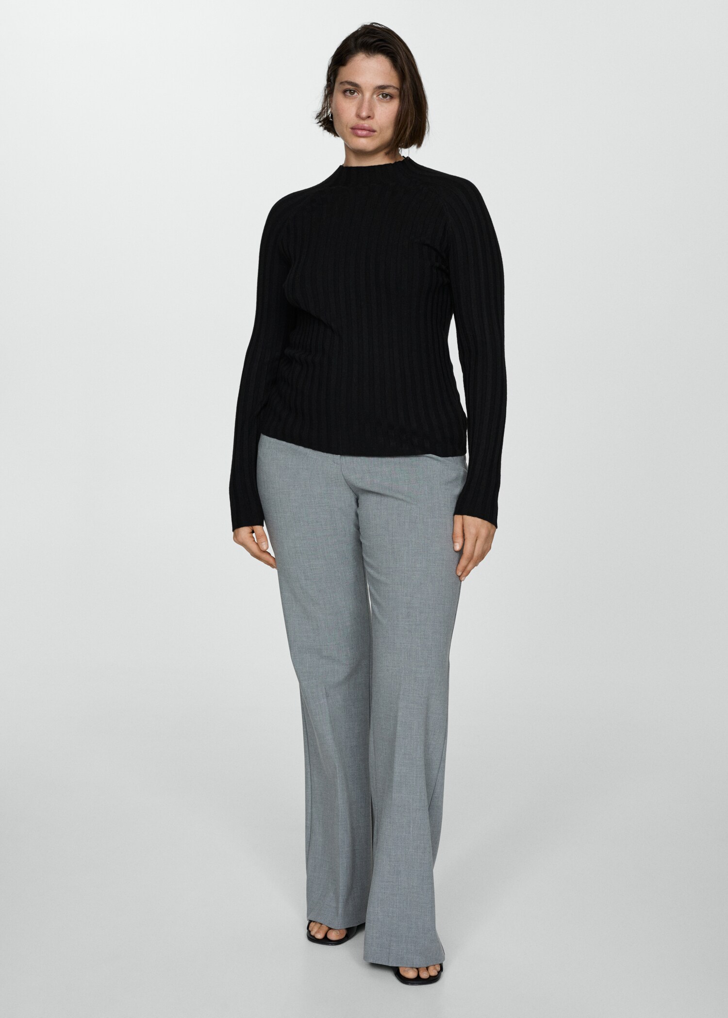 Gerippter Pullover mit halbhohem Kragen - Detail des Artikels 3