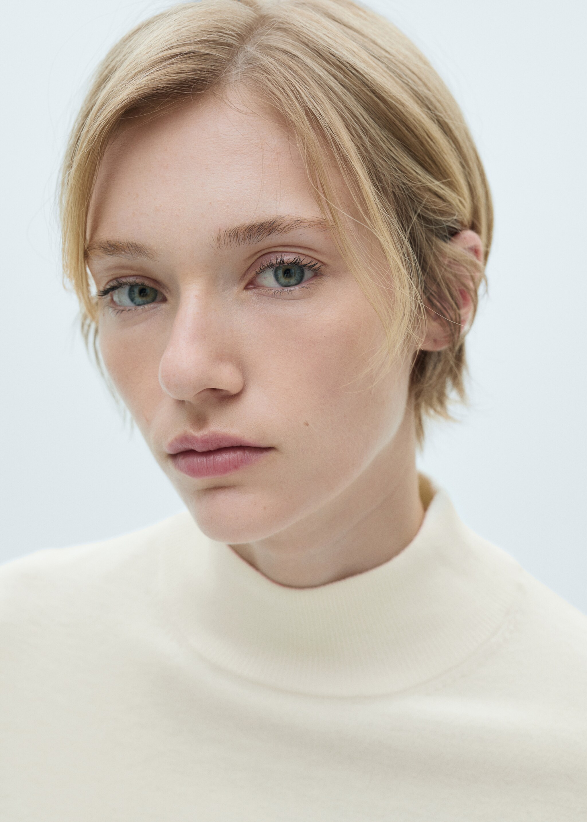 Knitted sweater with perkins neck - Details of the article 1, Ecru. Ref: 77015653-00.