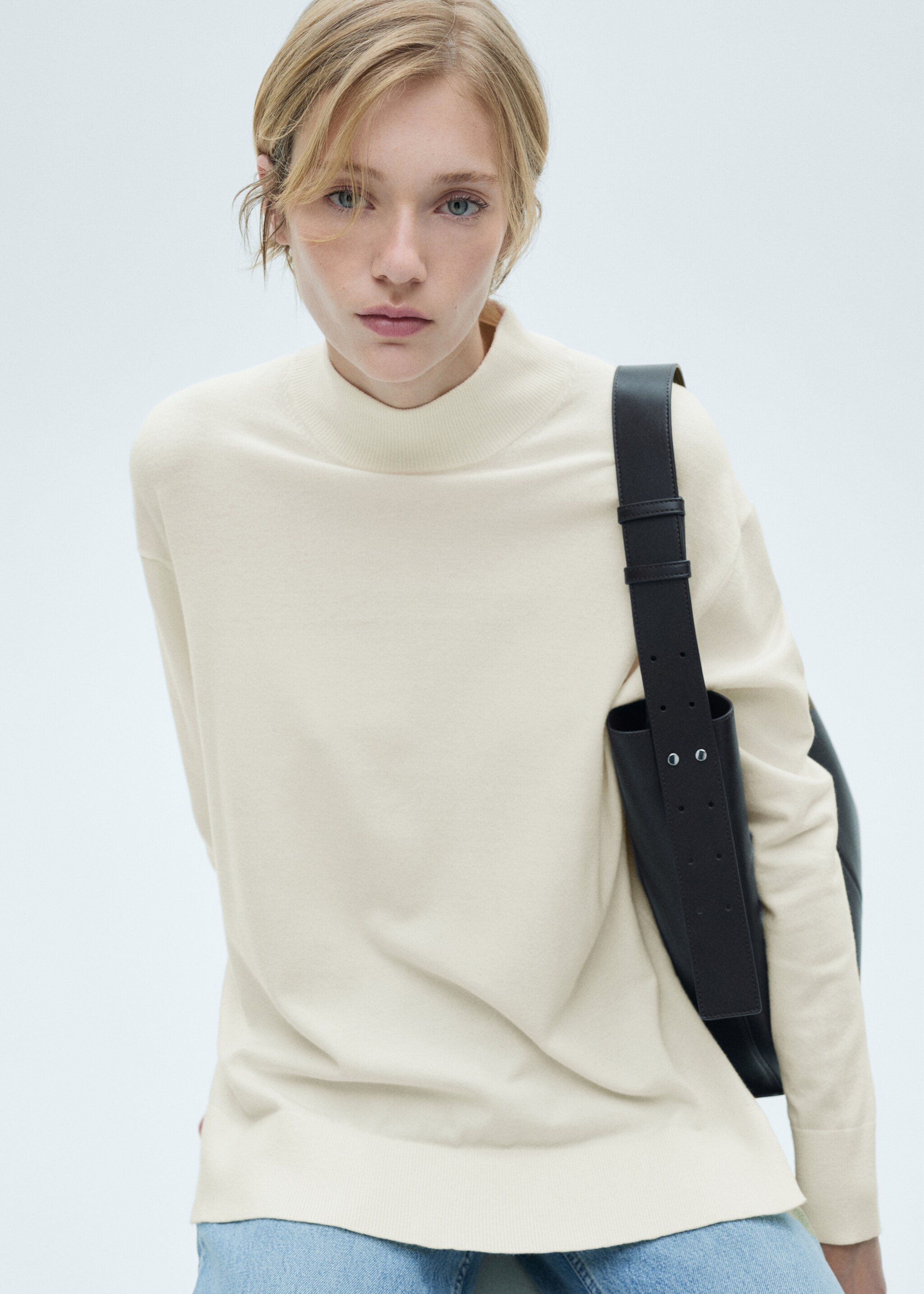 Knitted sweater with perkins neck - Details of the article 2, Ecru. Ref: 77015653-00.