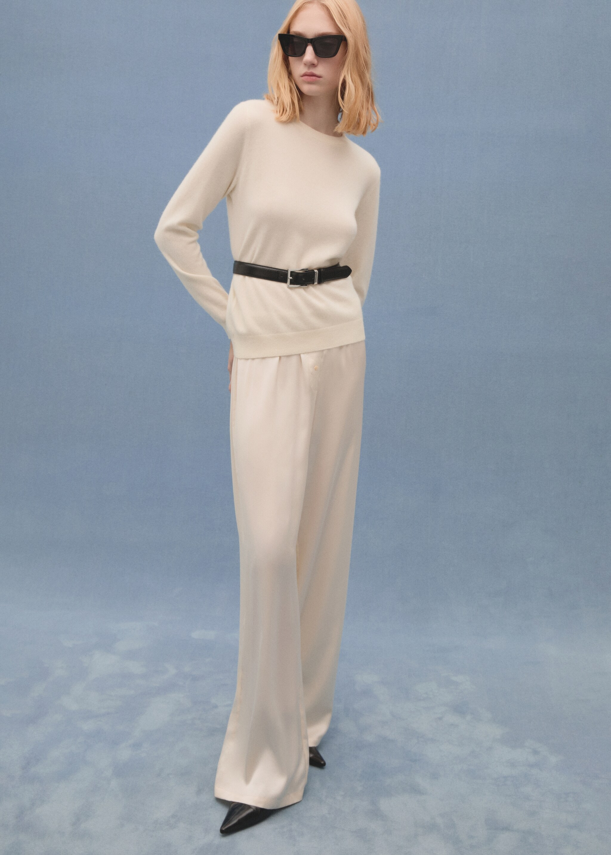 100% cashmere sweater - Details of the article 6, Ecru. Ref: 77015655-00.