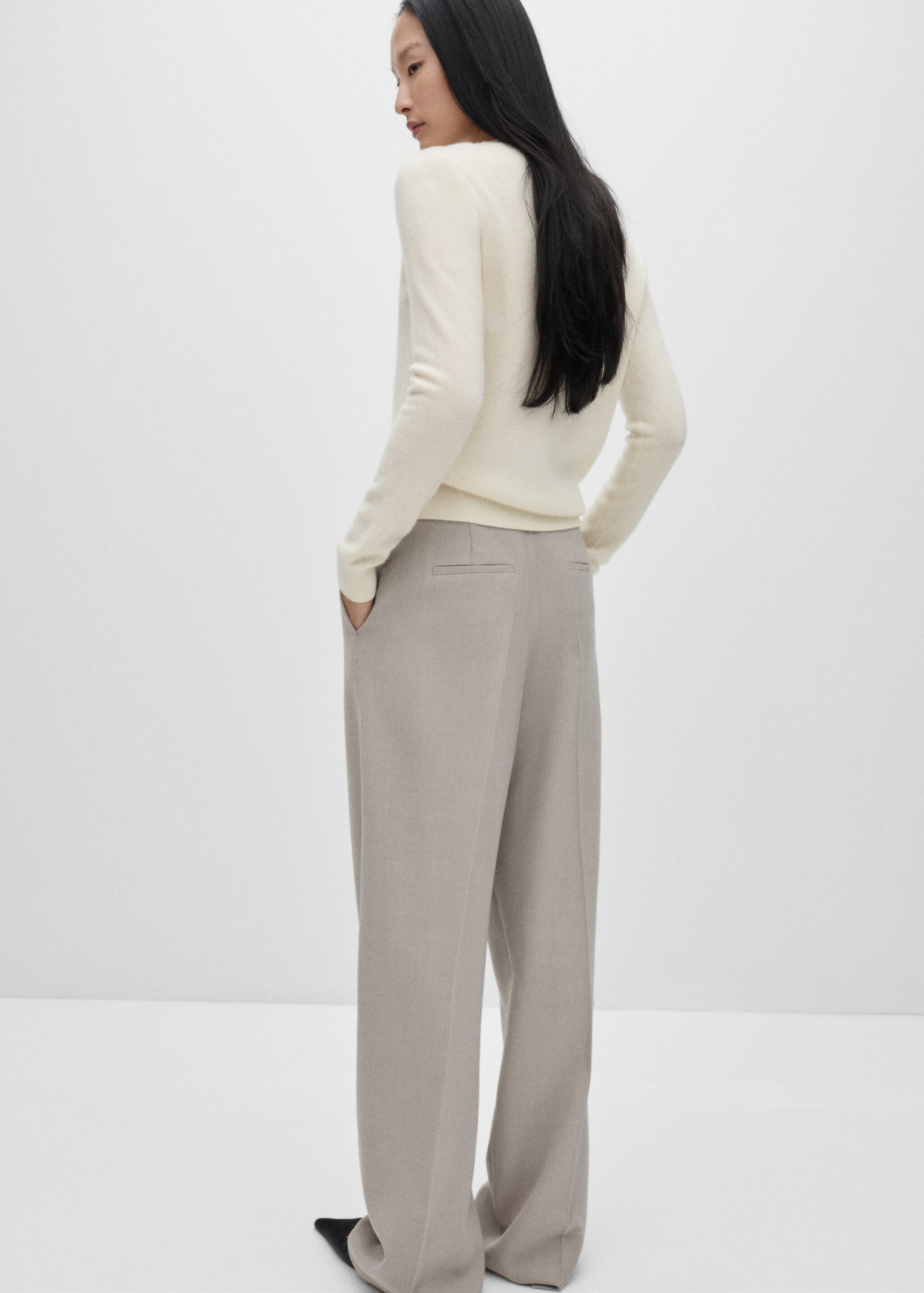 100% cashmere sweater - Reverse of the article, Ecru. Ref: 77015655-00.