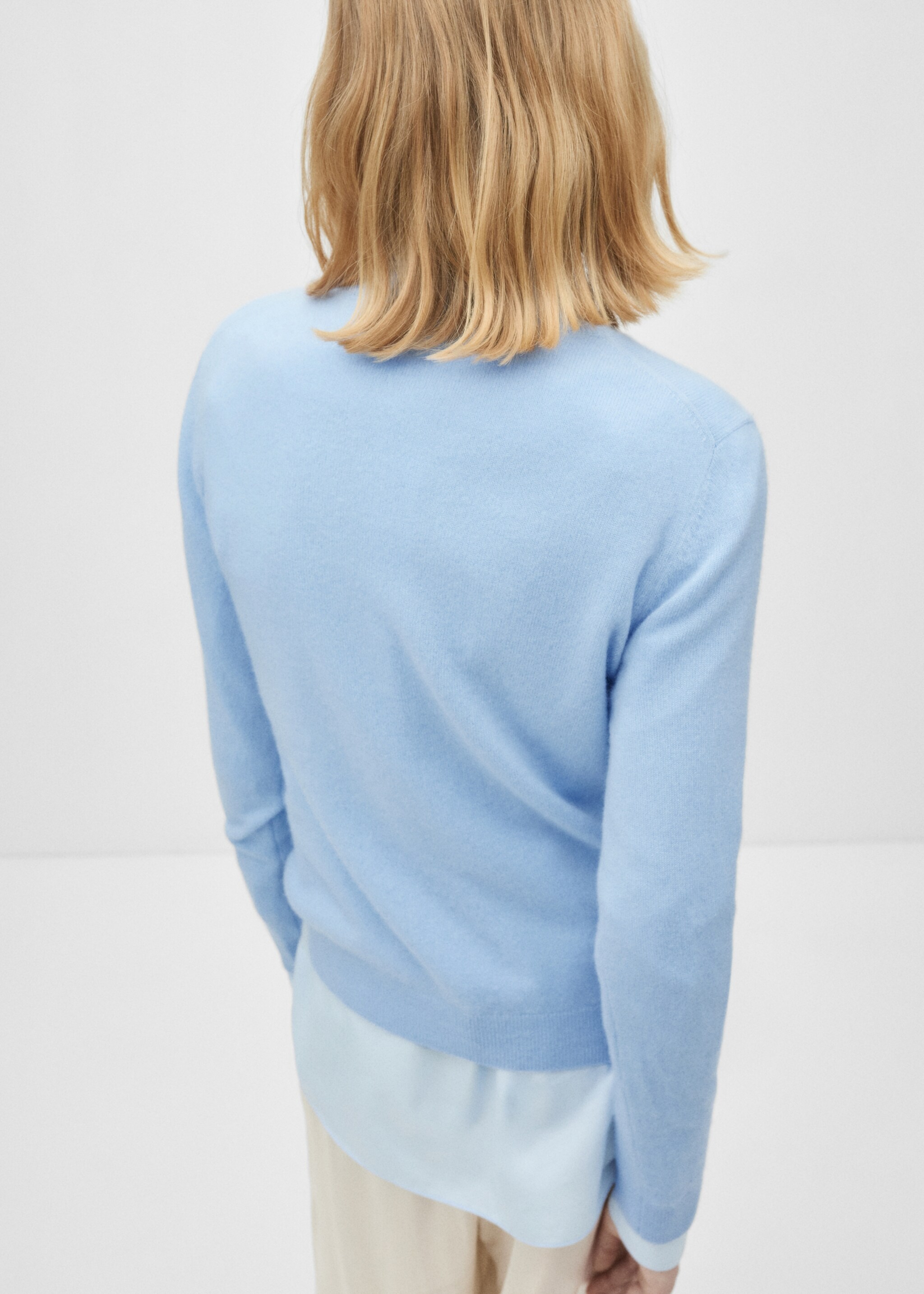 100% cashmere sweater - Reverse of the article, Sky Blue. Ref: 77015655-00.