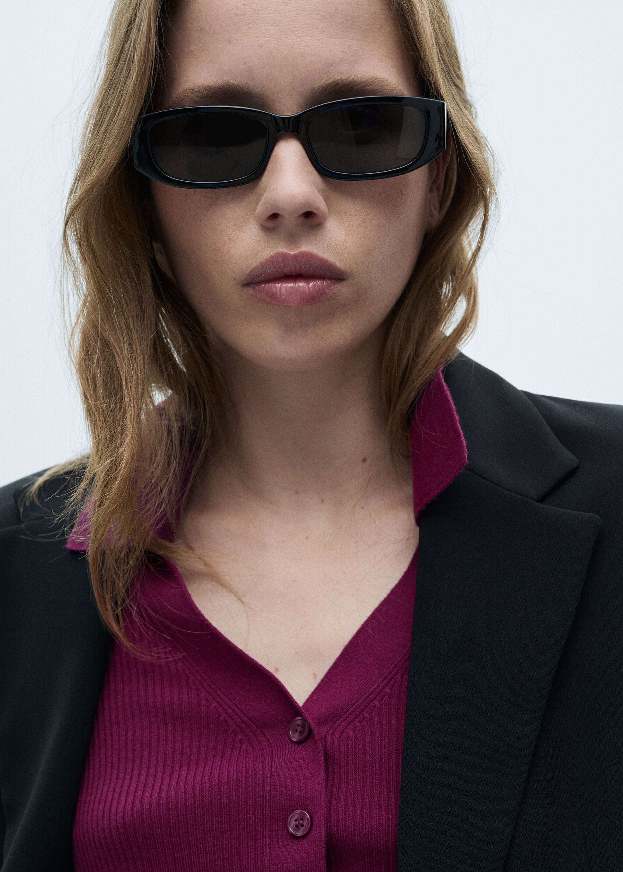 Ribbed sweater with buttons - Details of the article 1, Wine. Ref: 77015658-00.