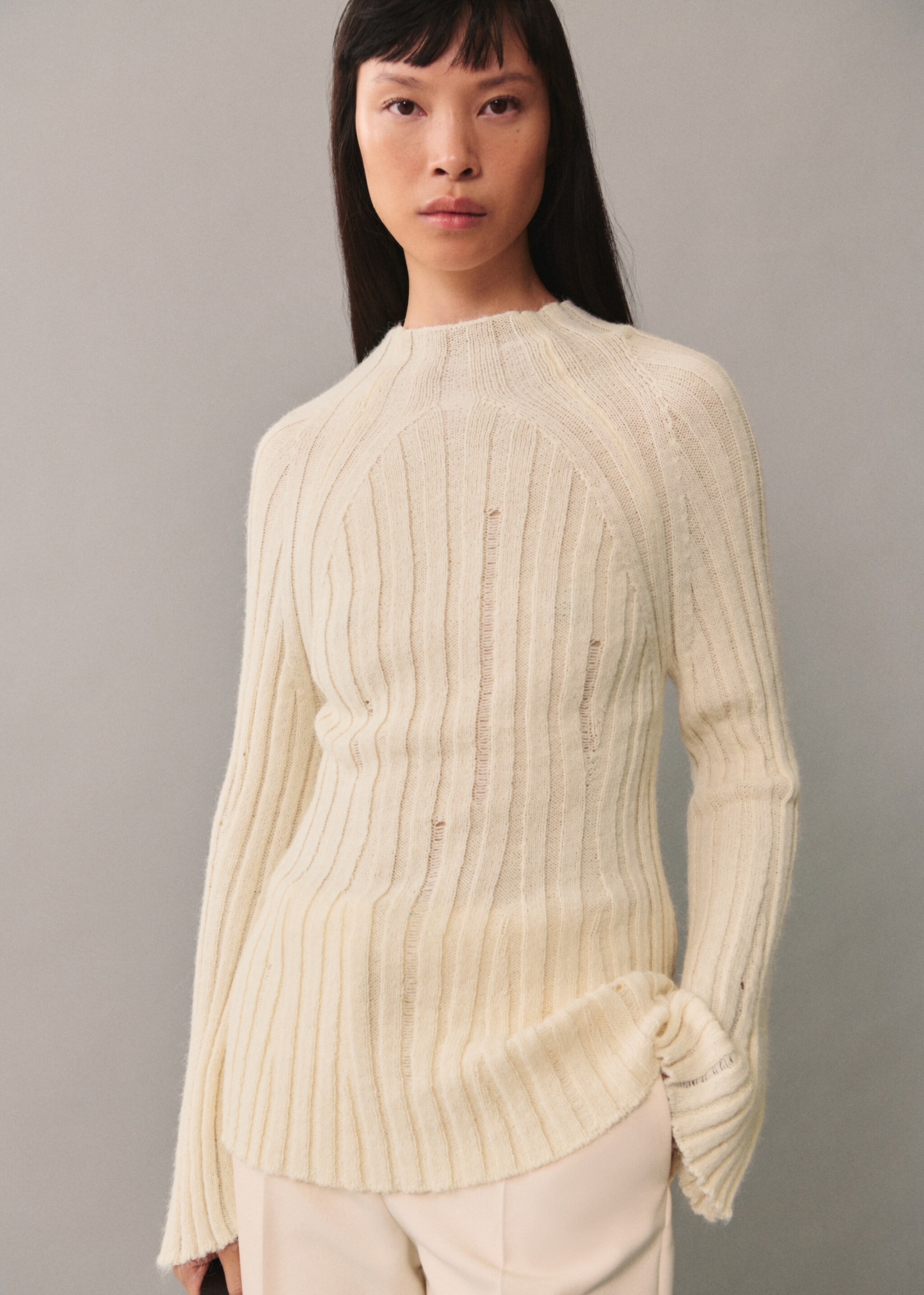 Geribde trui met ajourwerk - Middenvlak, Ecru. Ref: 77015667-00.