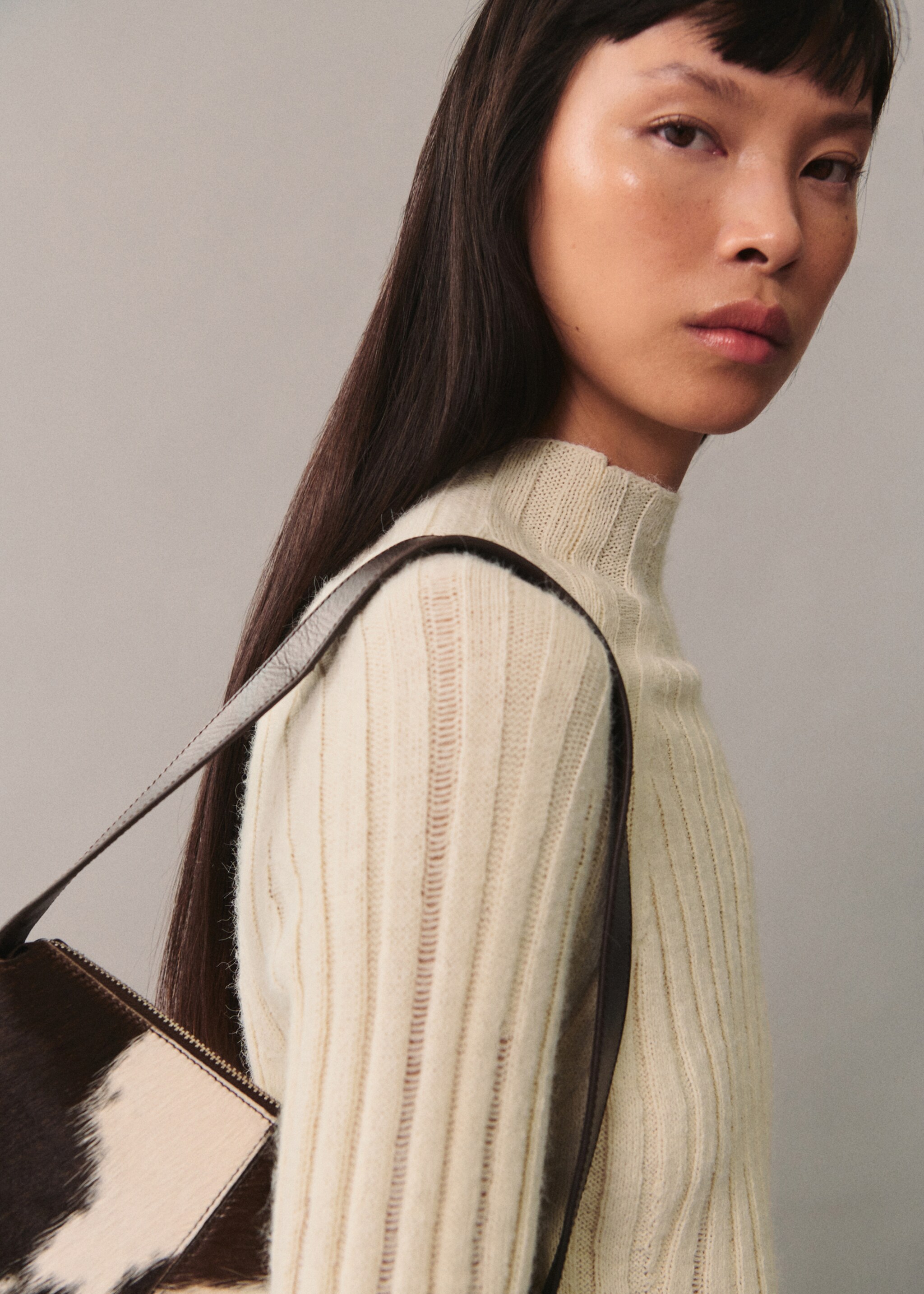 Geribde trui met ajourwerk - Detail van het artikel 2, Ecru. Ref: 77015667-00.