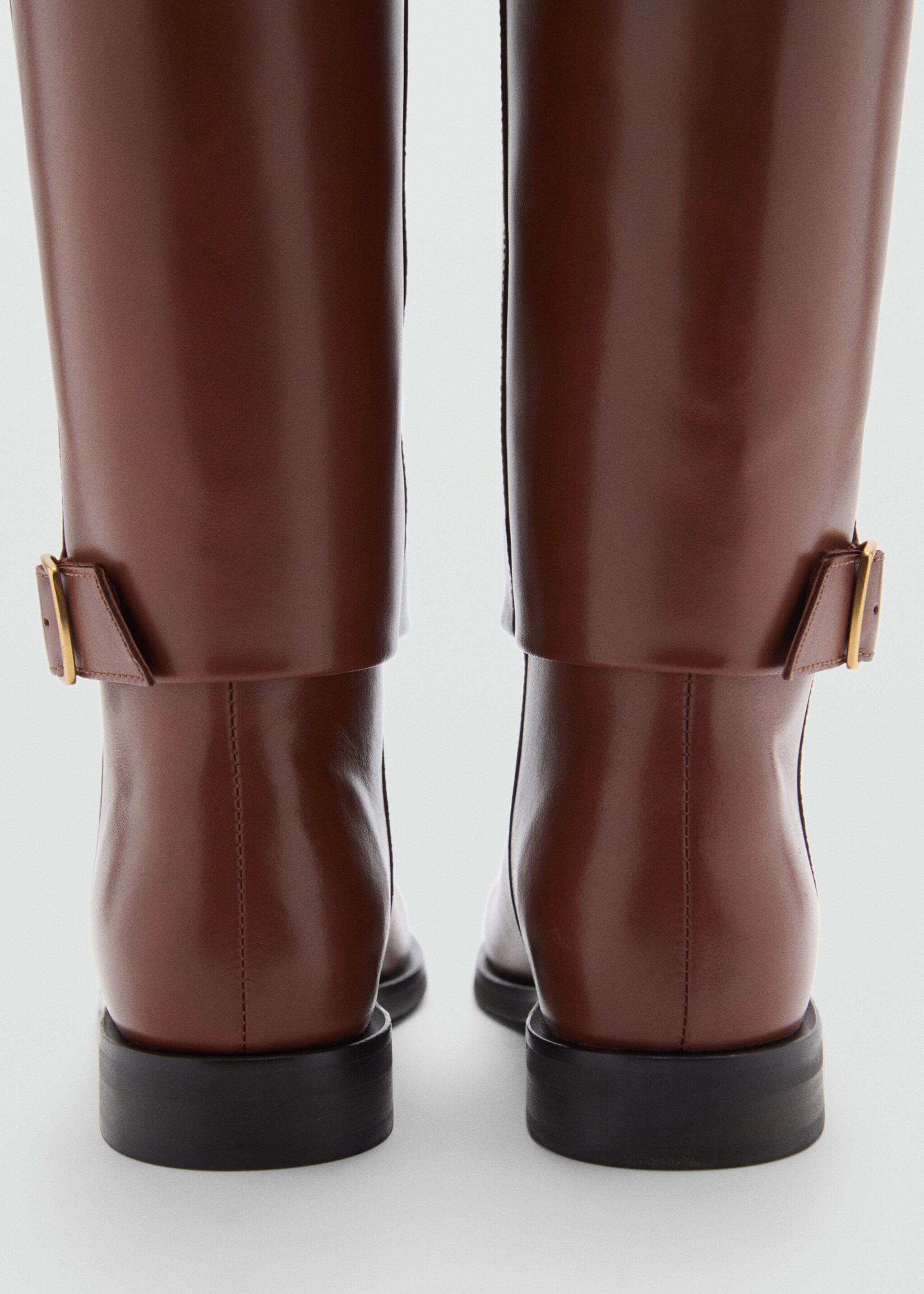 Bota pell sivella decorativa - Detall de l'article 1, Conyac. Ref: 77015672-00.