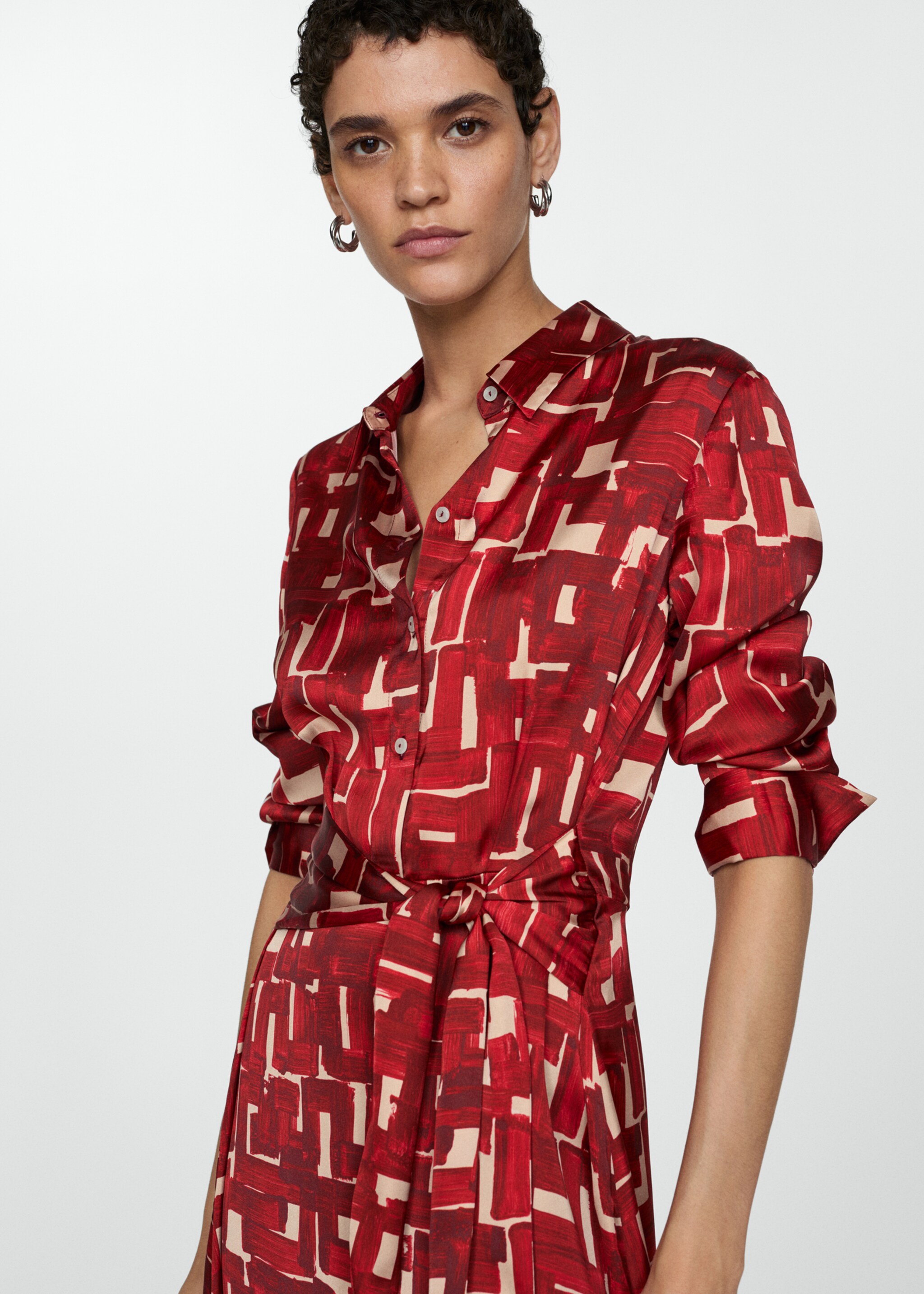 Bedrucktes Hemdkleid - Mittlere Ansicht, Granatrot. Ref: 77015673-00.