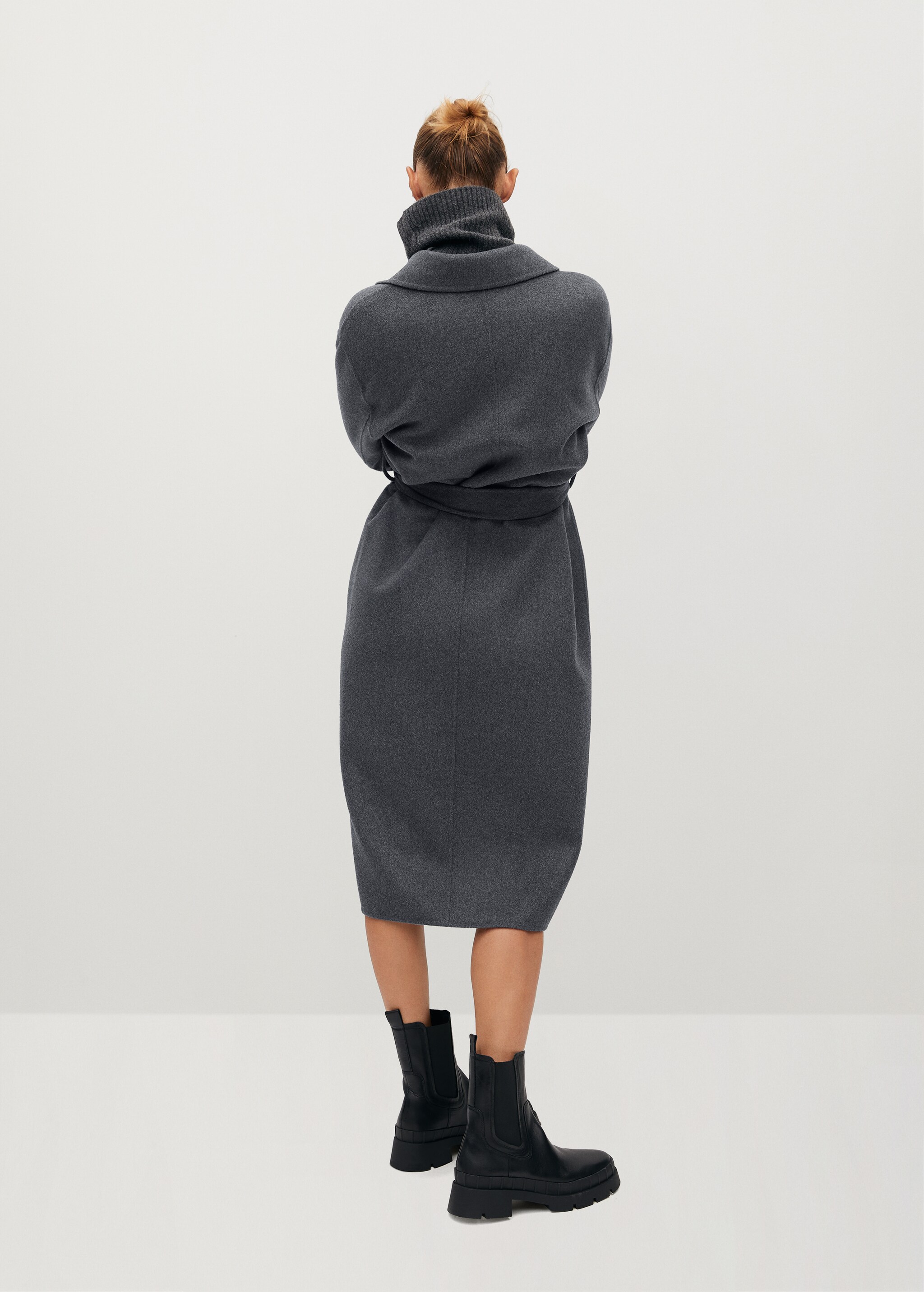 Handmade wool coat - Reverse of the article