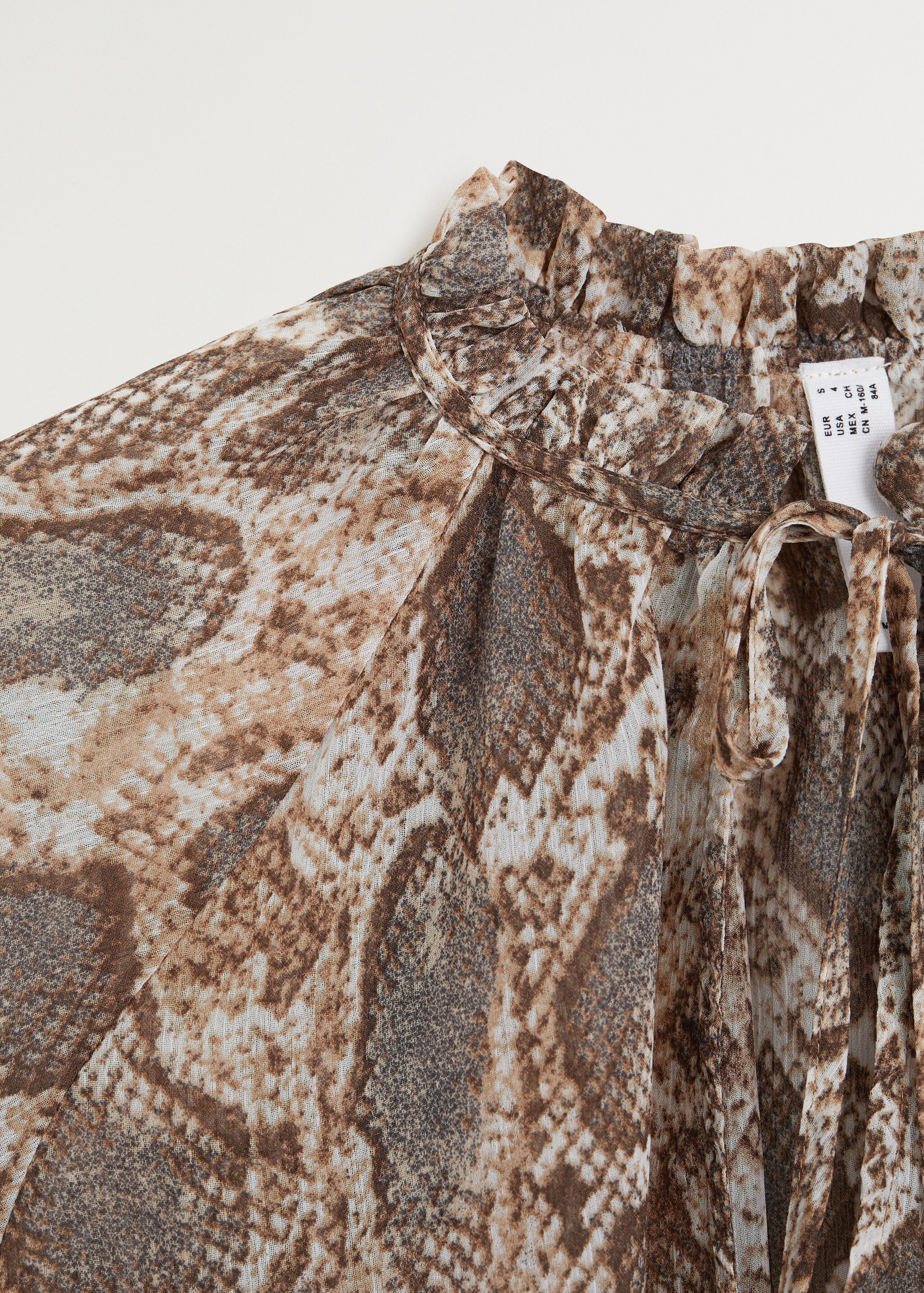 Puffed sleeves blouse - Details of the article 8