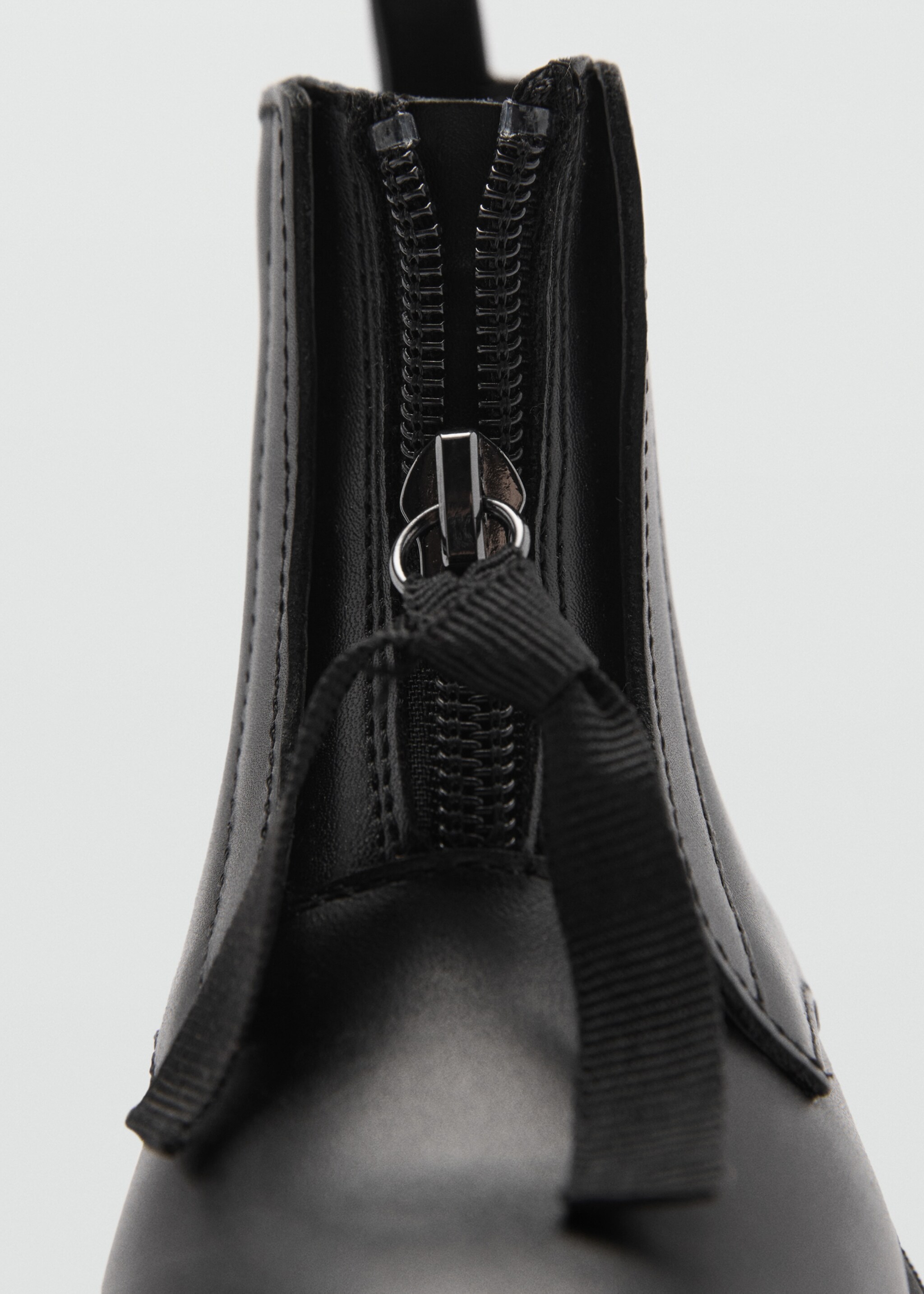 Flat leather ankle boots - Details of the article 2, Black. Ref: 77015972-00.