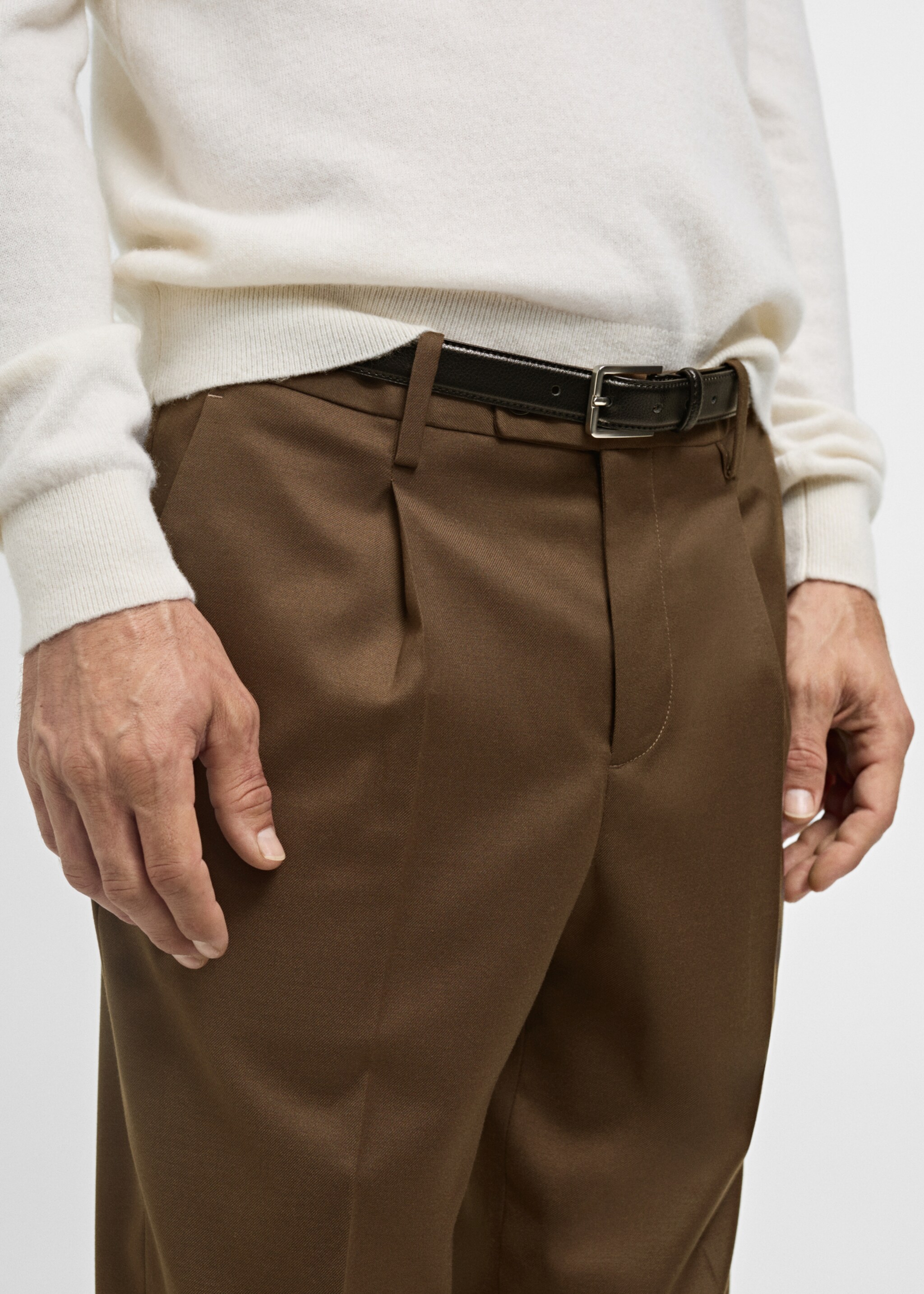 Slim-fit suit trousers - Details of the article 1, Brown. Ref: 77015975-00.
